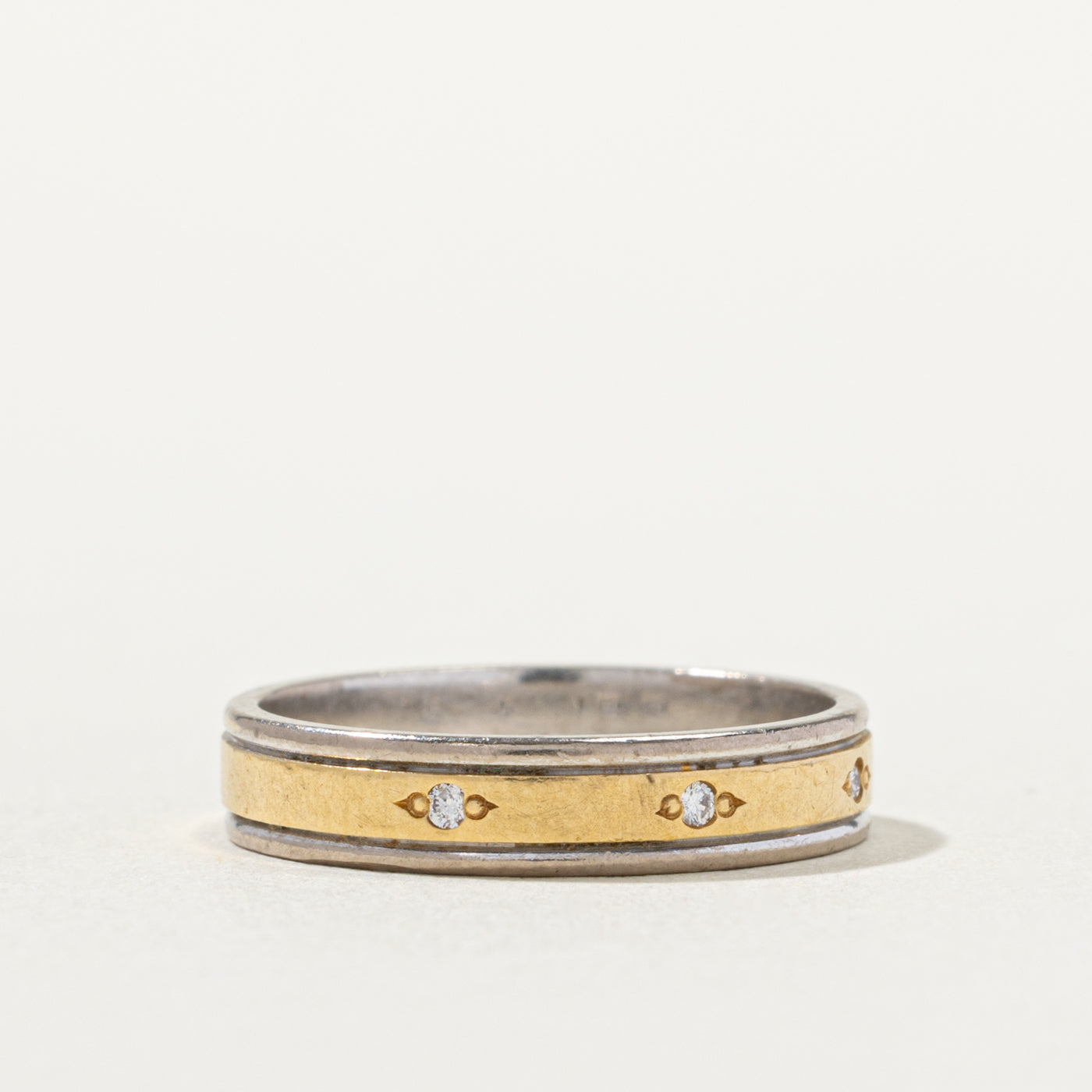 London 18k Two Tone Gold Diamond Accent Grooved Band | 3.15mm | SZ 4.75