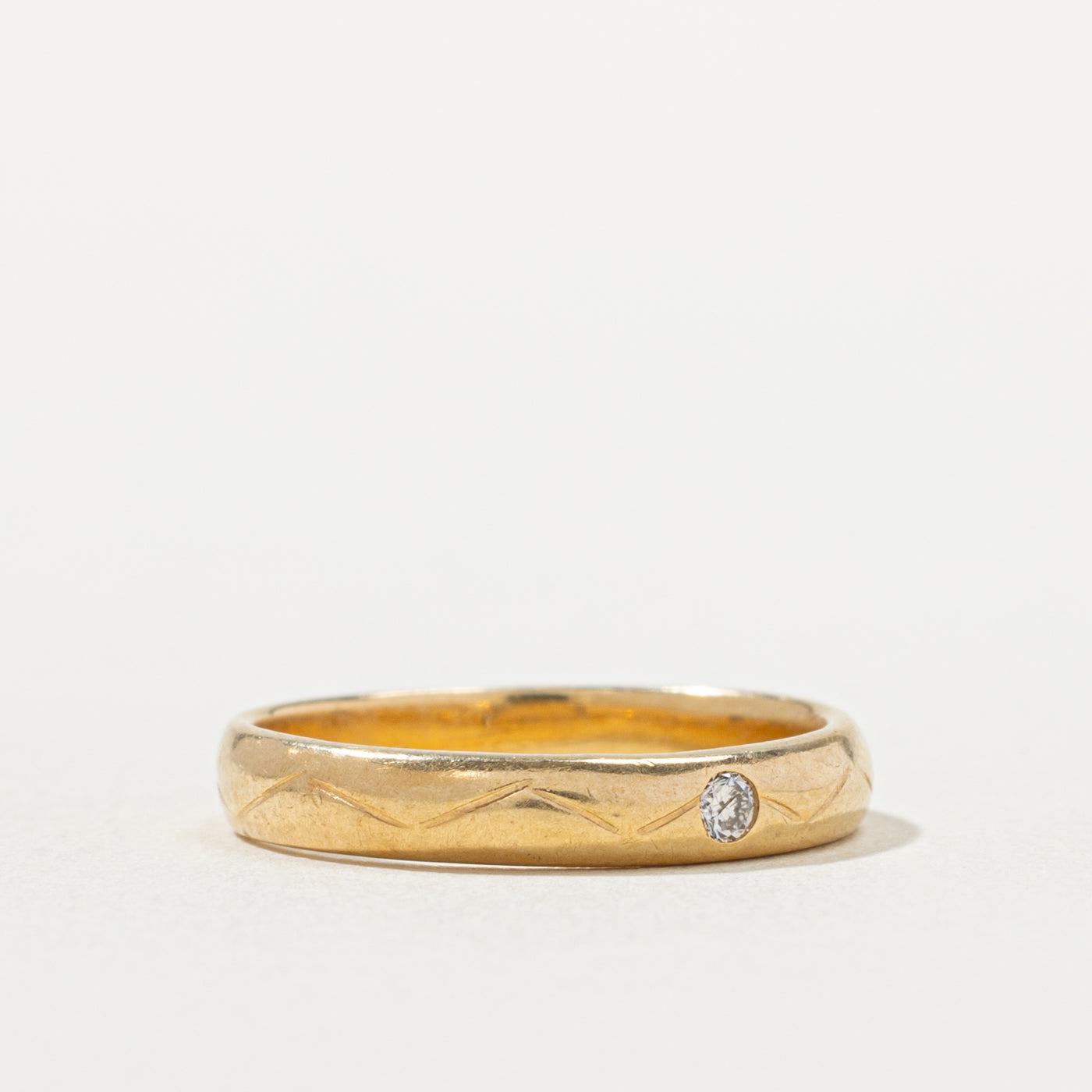 18k Flush Set Diamond Band Engraved Band | 3.03mm | SZ 4.25