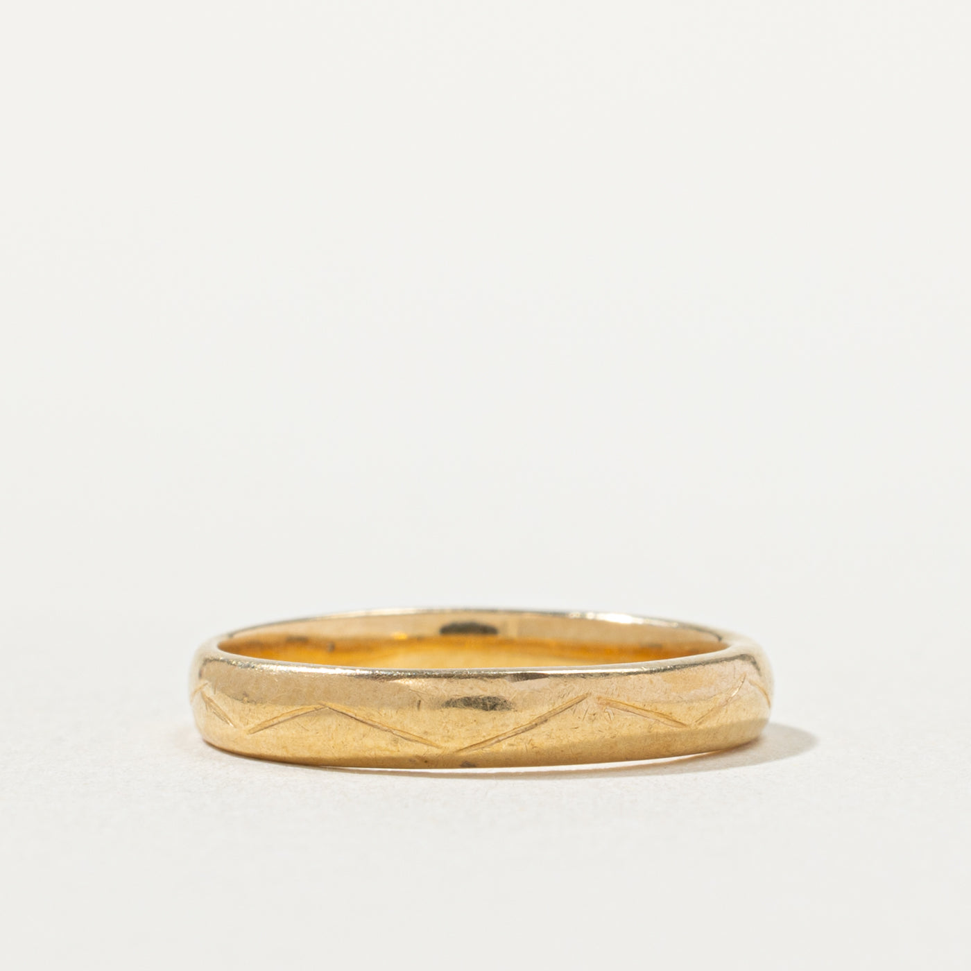 18k Flush Set Diamond Band Engraved Band | 3.03mm | SZ 4.25