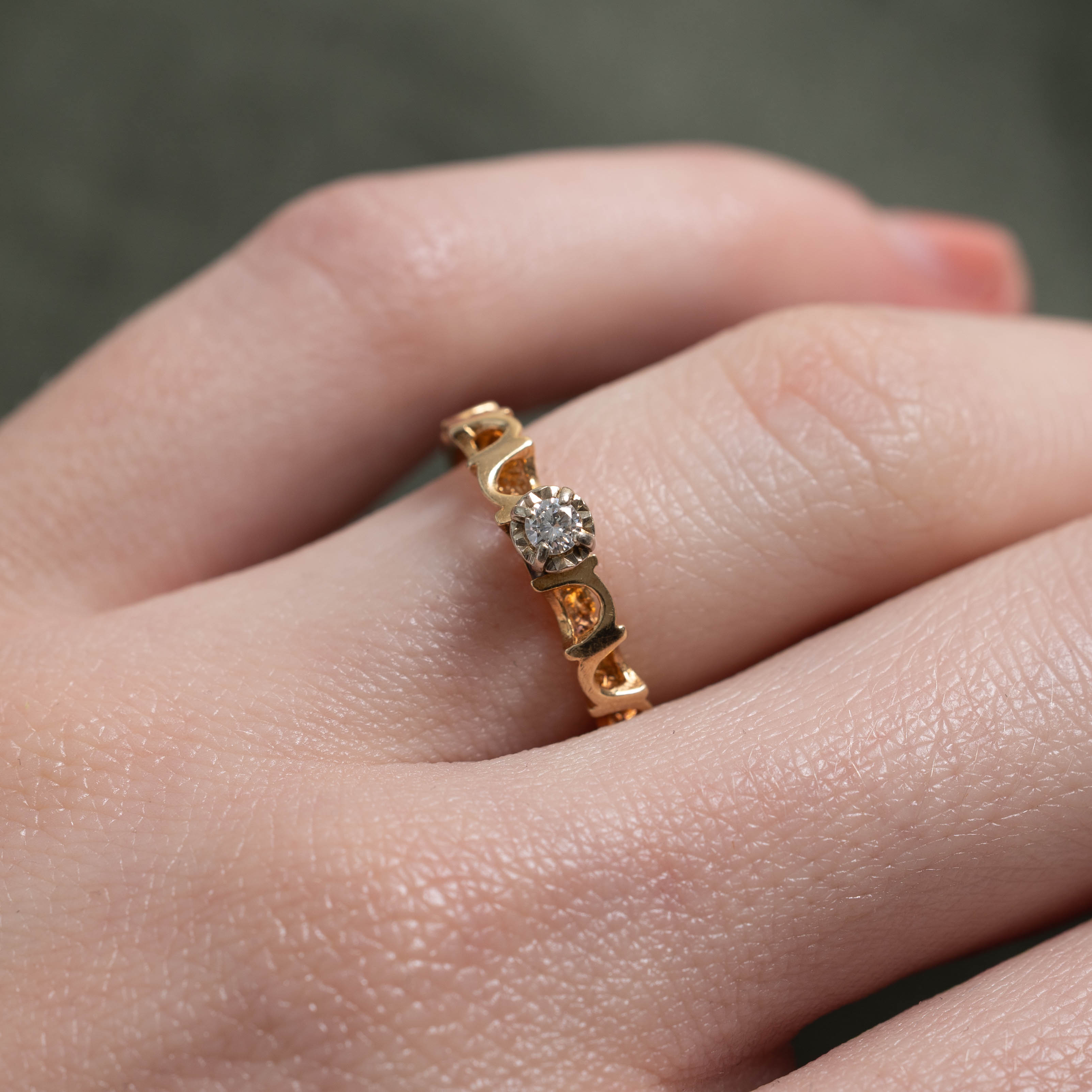 14k Illusion Set Diamond Wave Ring | SZ 5.25