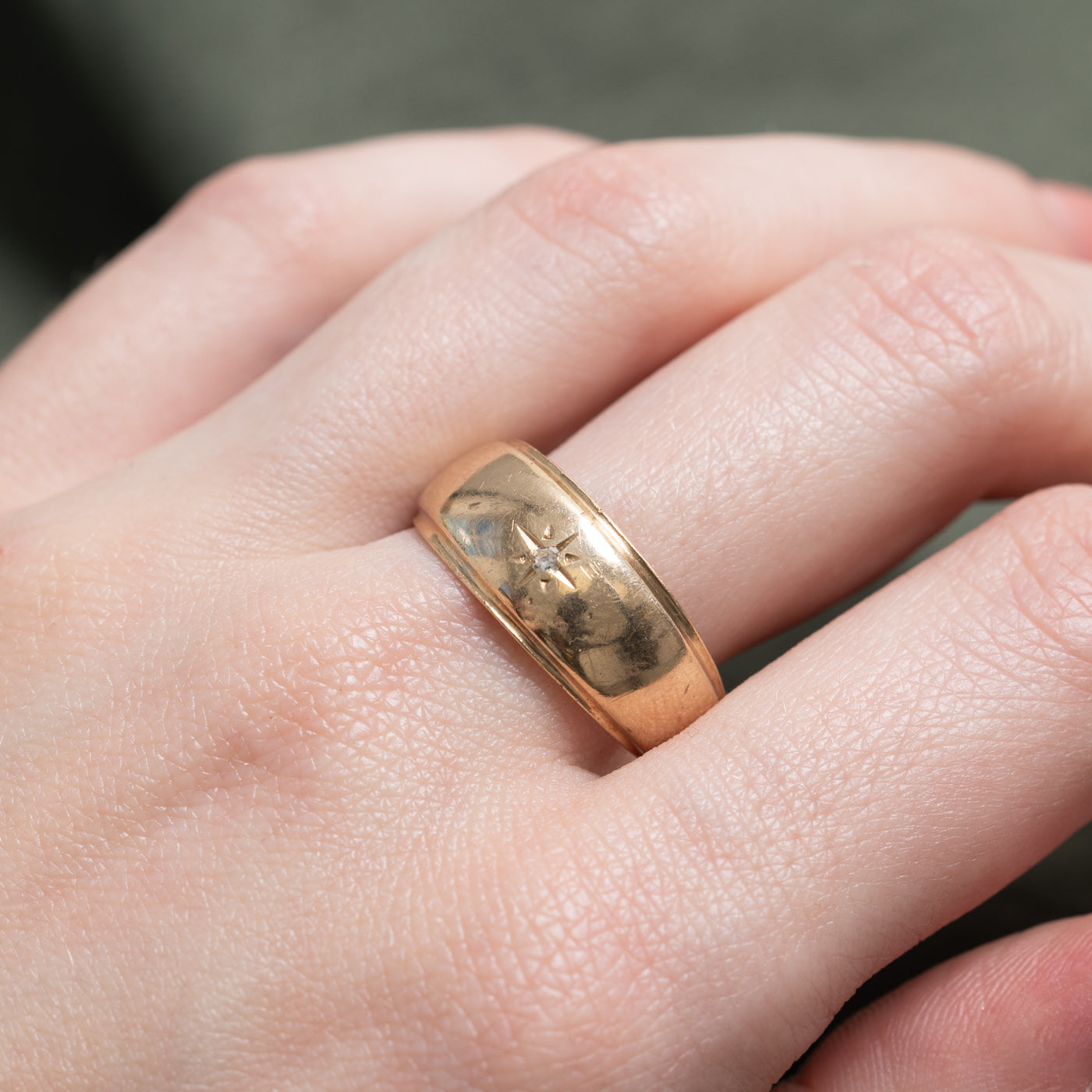 Star Set Diamond Grooved Band | SZ 10.5