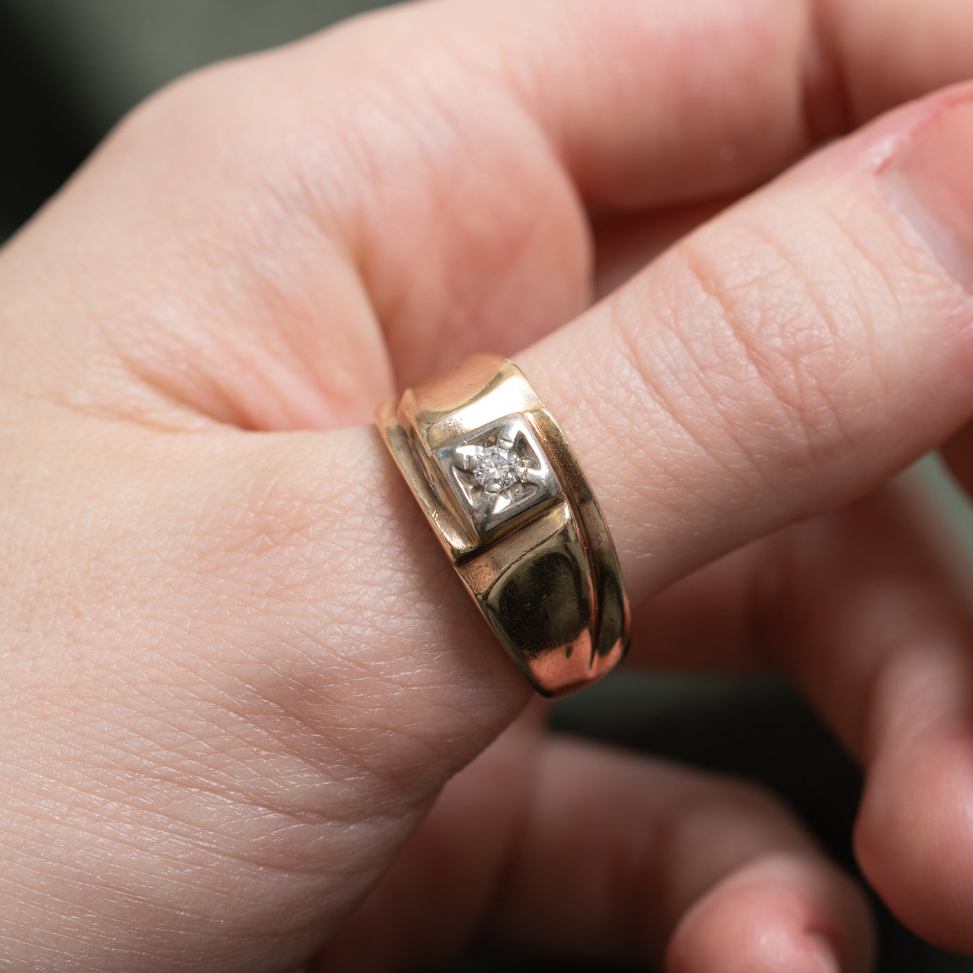 Vintage Canadian Illusion Set Diamond Grooved Ring | SZ 9.5