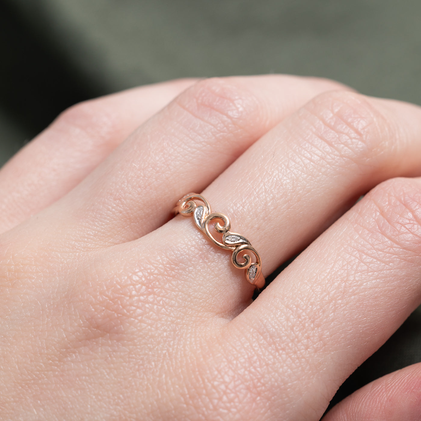 Bague ornée de diamants et de volutes | Taille 6,5