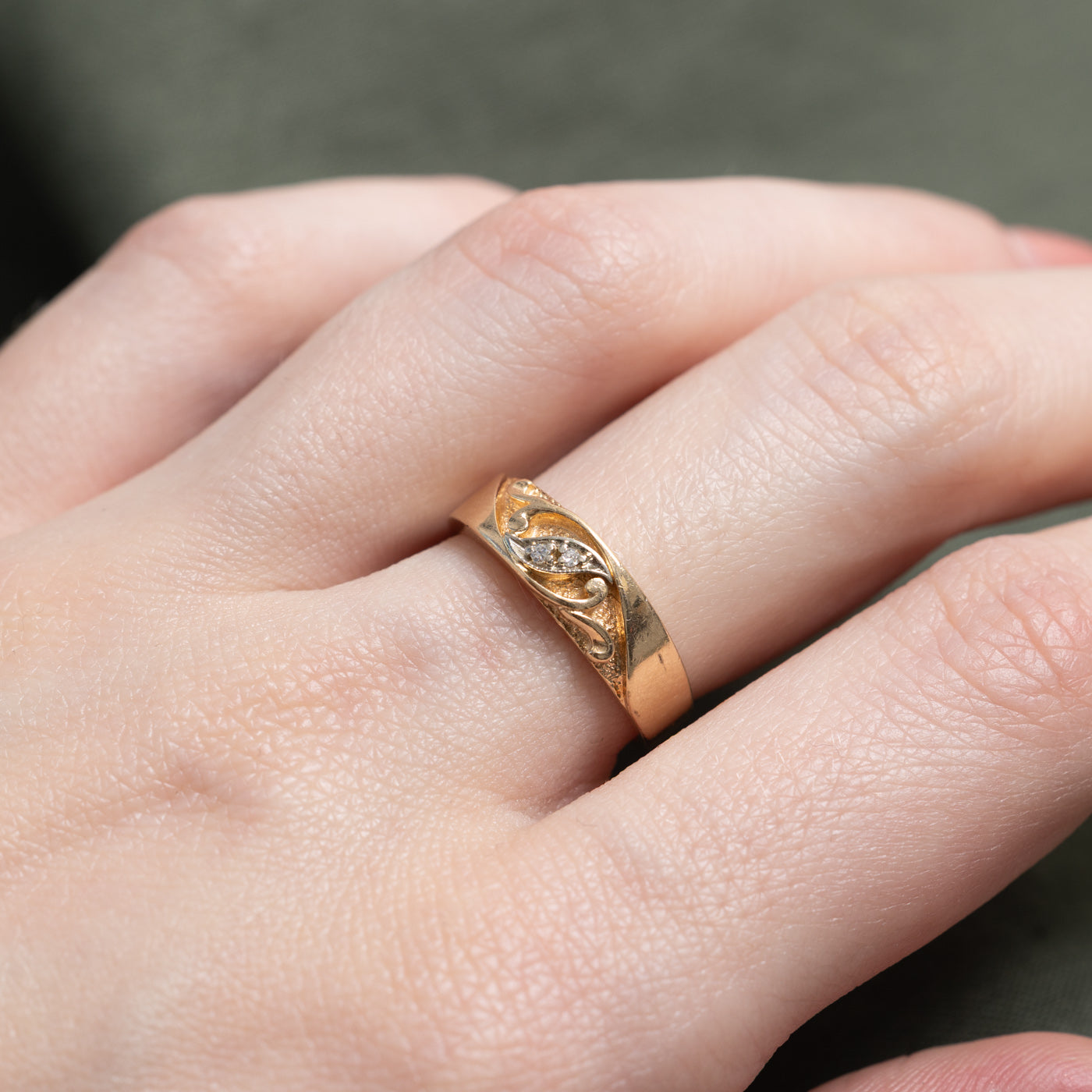 Bague en or 14 carats ornée de diamants et de motifs floraux | Taille 6,5