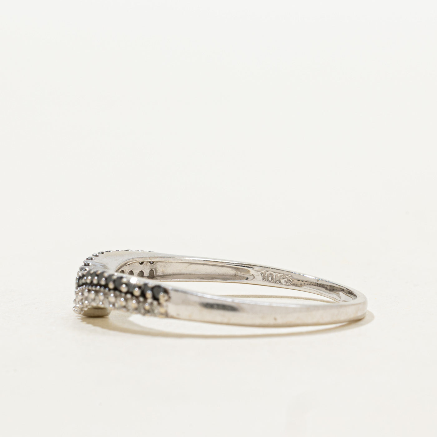 Black & White Diamond Chevron Ring | SZ 9.0