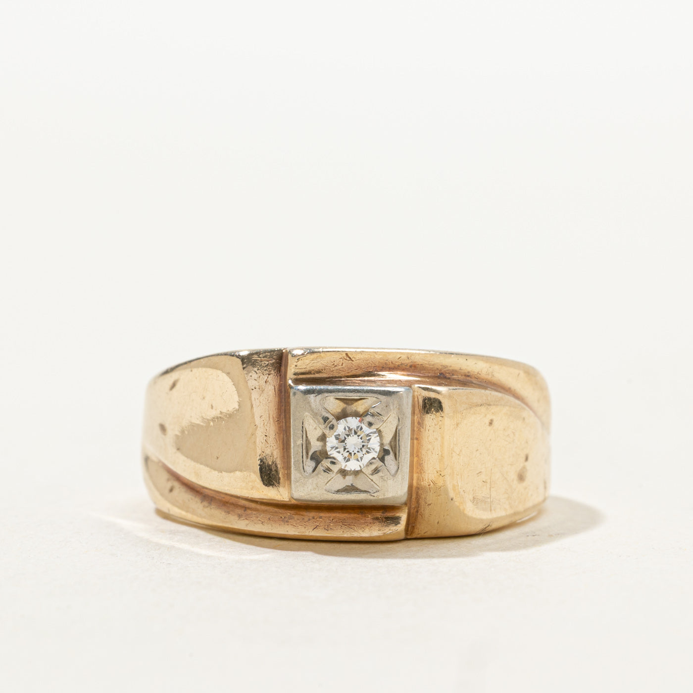 Vintage Canadian Illusion Set Diamond Grooved Ring | SZ 9.5