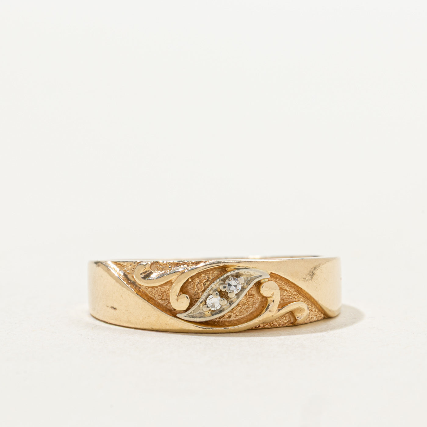 Bague en or 14 carats ornée de diamants et de motifs floraux | Taille 6,5