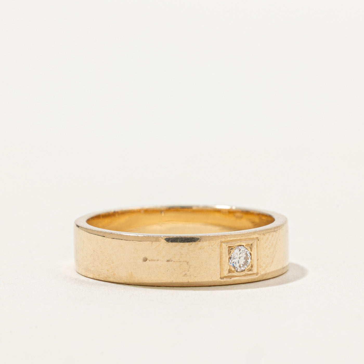 14k Yellow Gold Single Diamond Band | 4.20mm | SZ 5.25