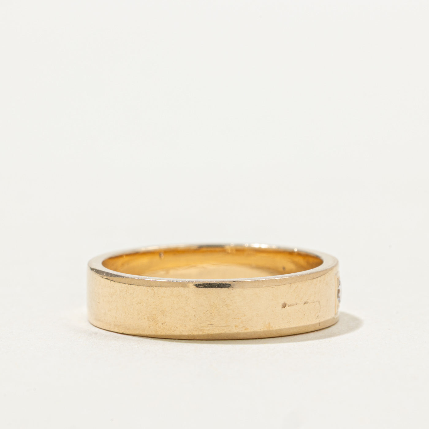 14k Yellow Gold Single Diamond Band | 4.20mm | SZ 5.25