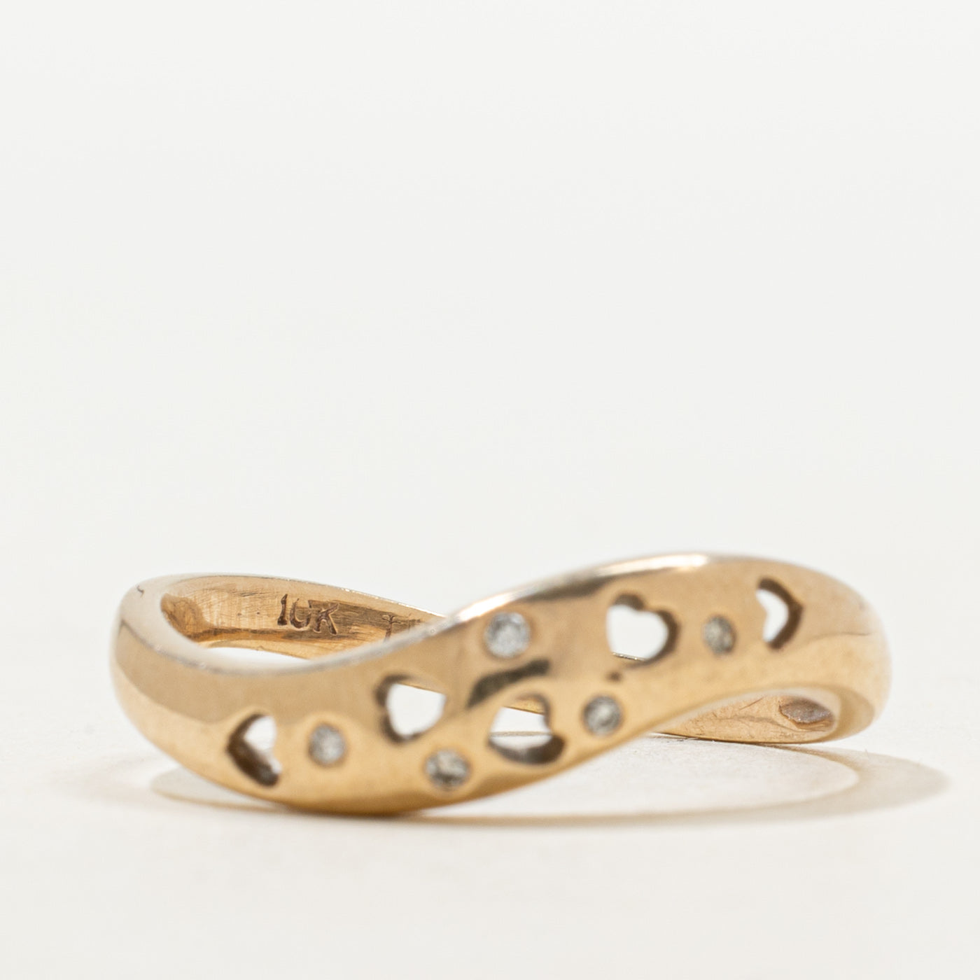 Bague en forme de cœur perforé sertie de diamants | Taille 8,25