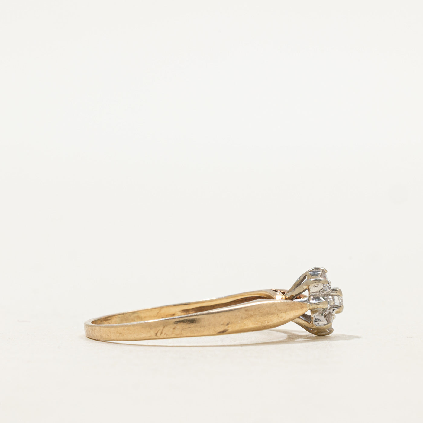 Bague sertie de pétales de diamants | Taille 7,25