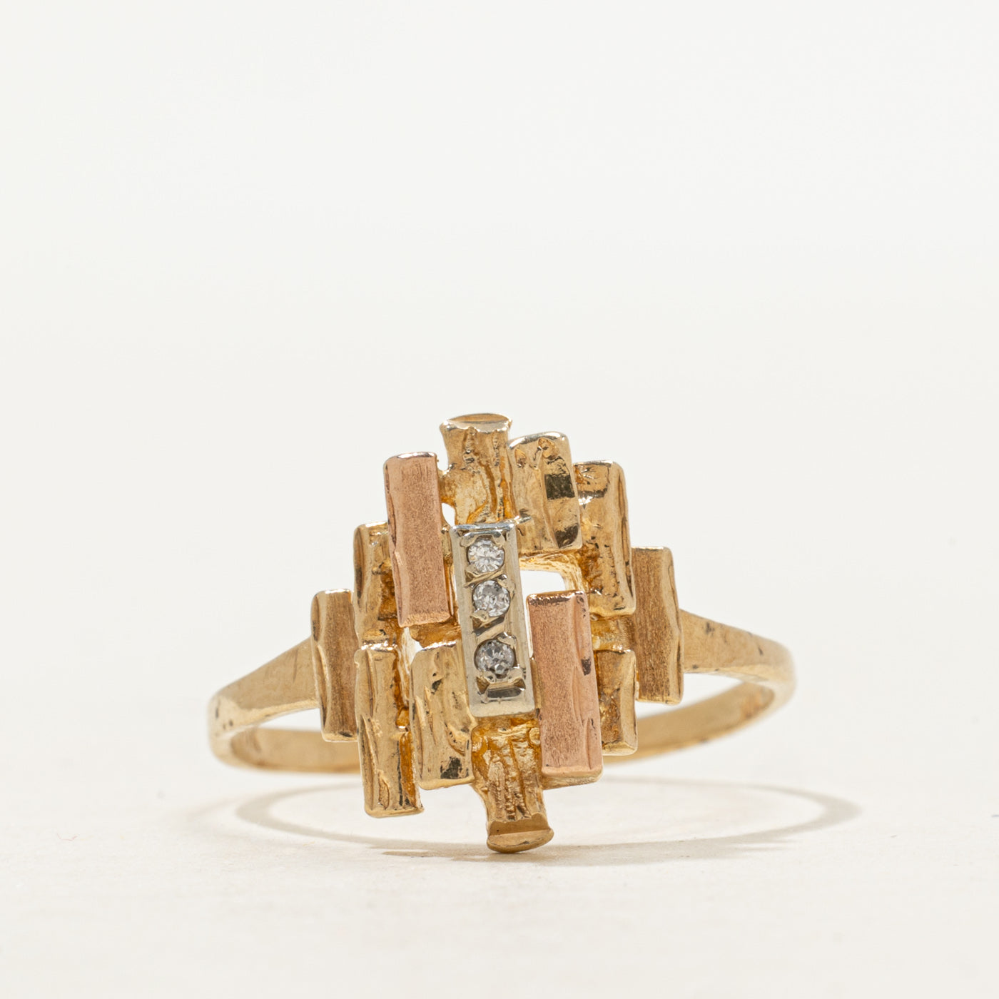 Bague géométrique texturée en diamant bicolore | Taille 7,75