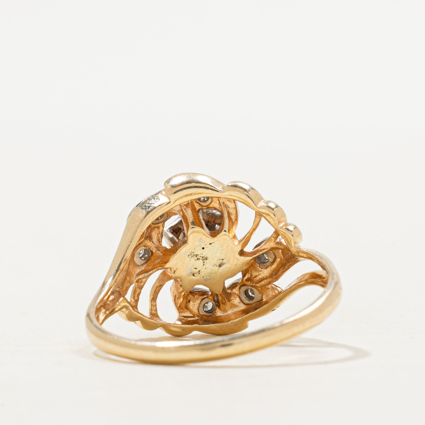 Bague ajourée sertie de diamants en forme de grappe florale | Taille 8,75