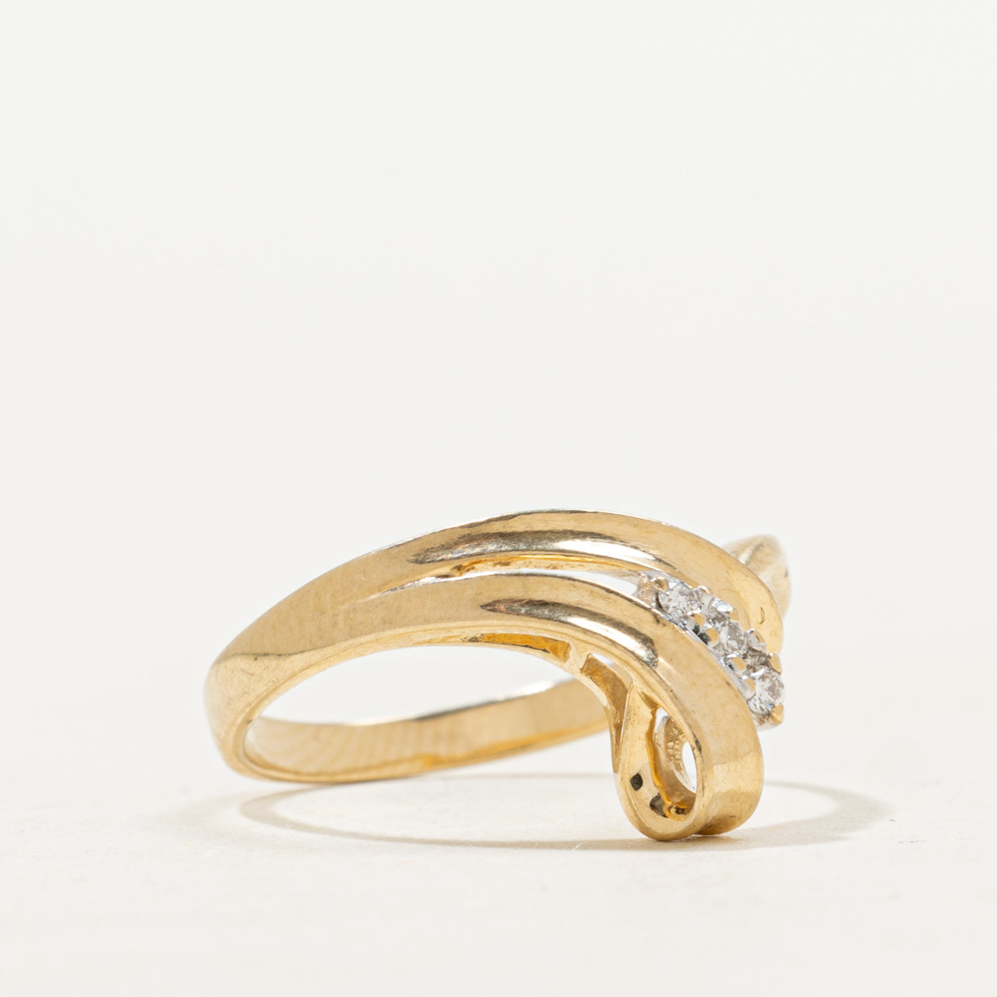 'Birks' 14k Diamond Grooved Chevron Ring | SZ 4.0