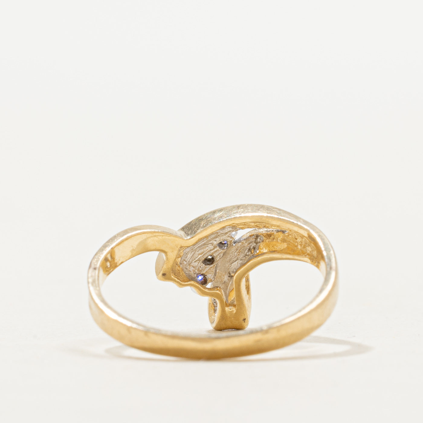 'Birks' 14k Diamond Grooved Chevron Ring | SZ 4.0