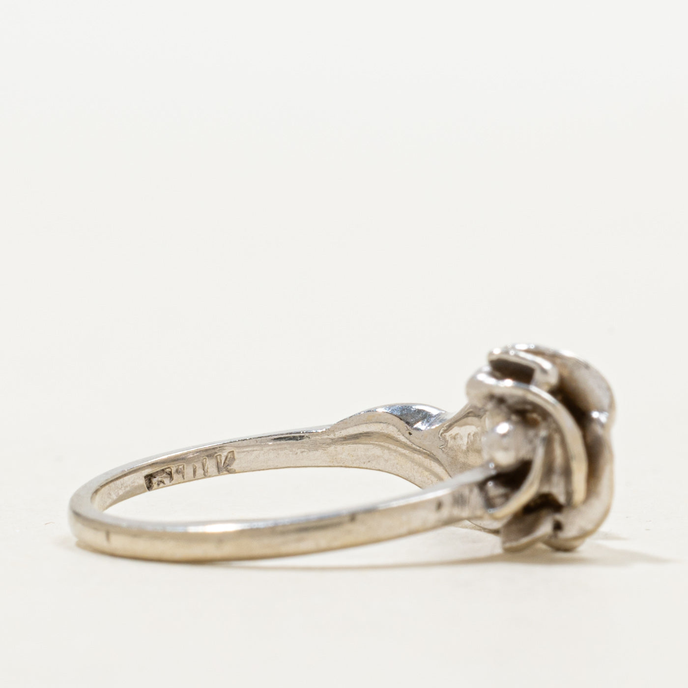 Diamond Textured Side Rose Design Ring | SZ 4.75