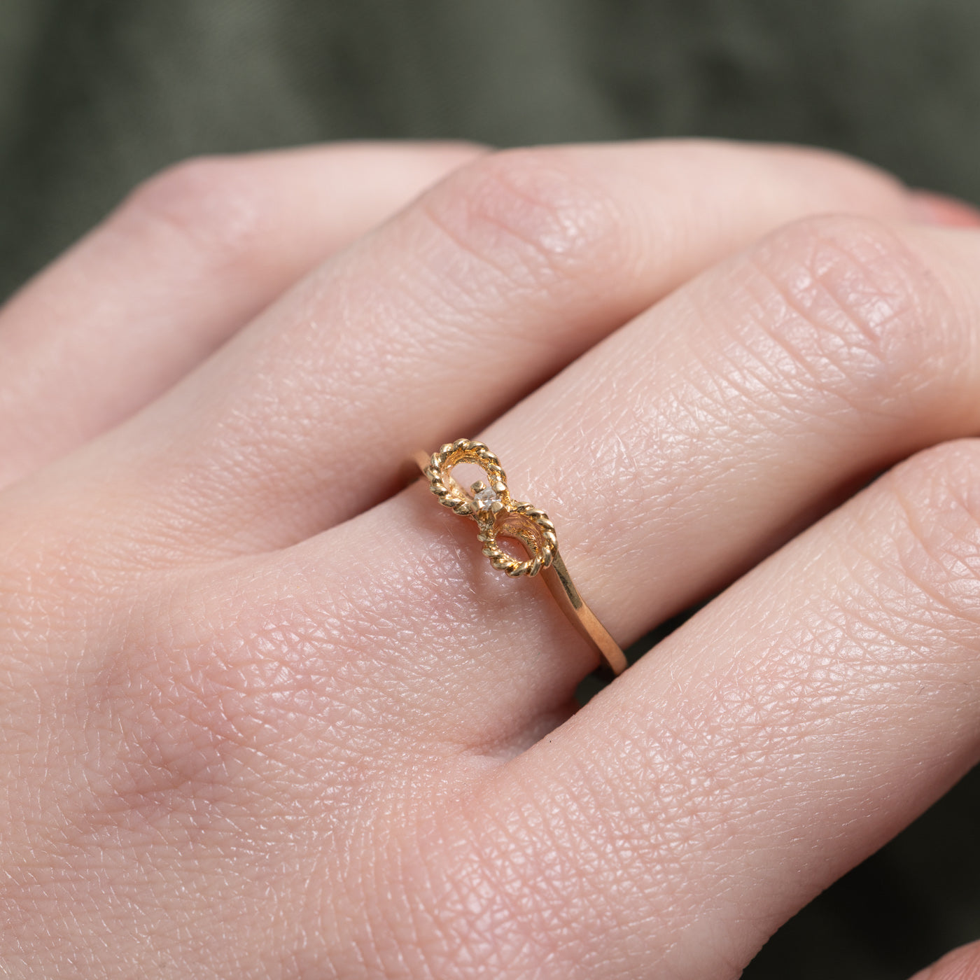 Bague nœud papillon en or jaune 10 carats et diamants | Taille 6,5