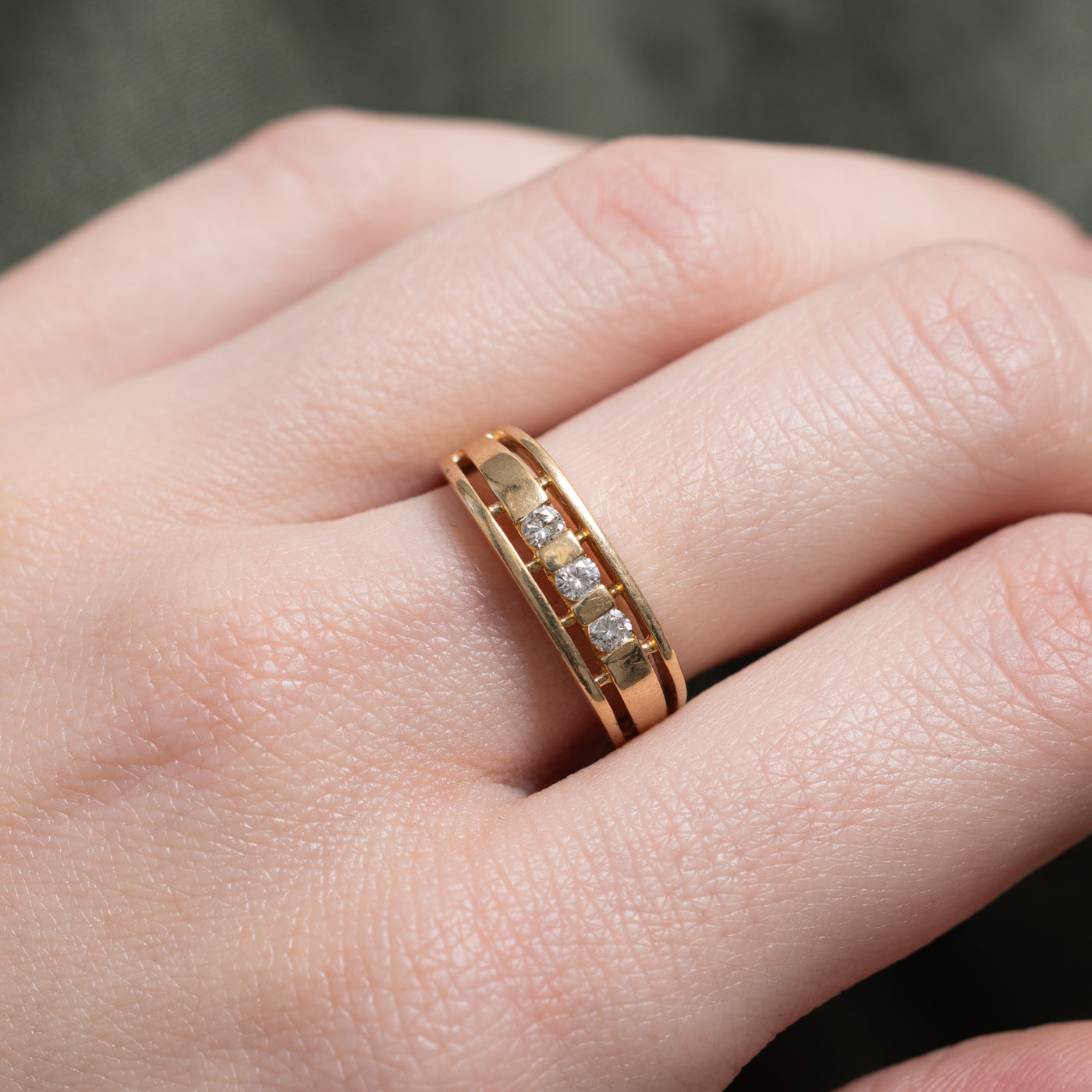 Three Stone Diamond Grooved Band | SZ 7.5