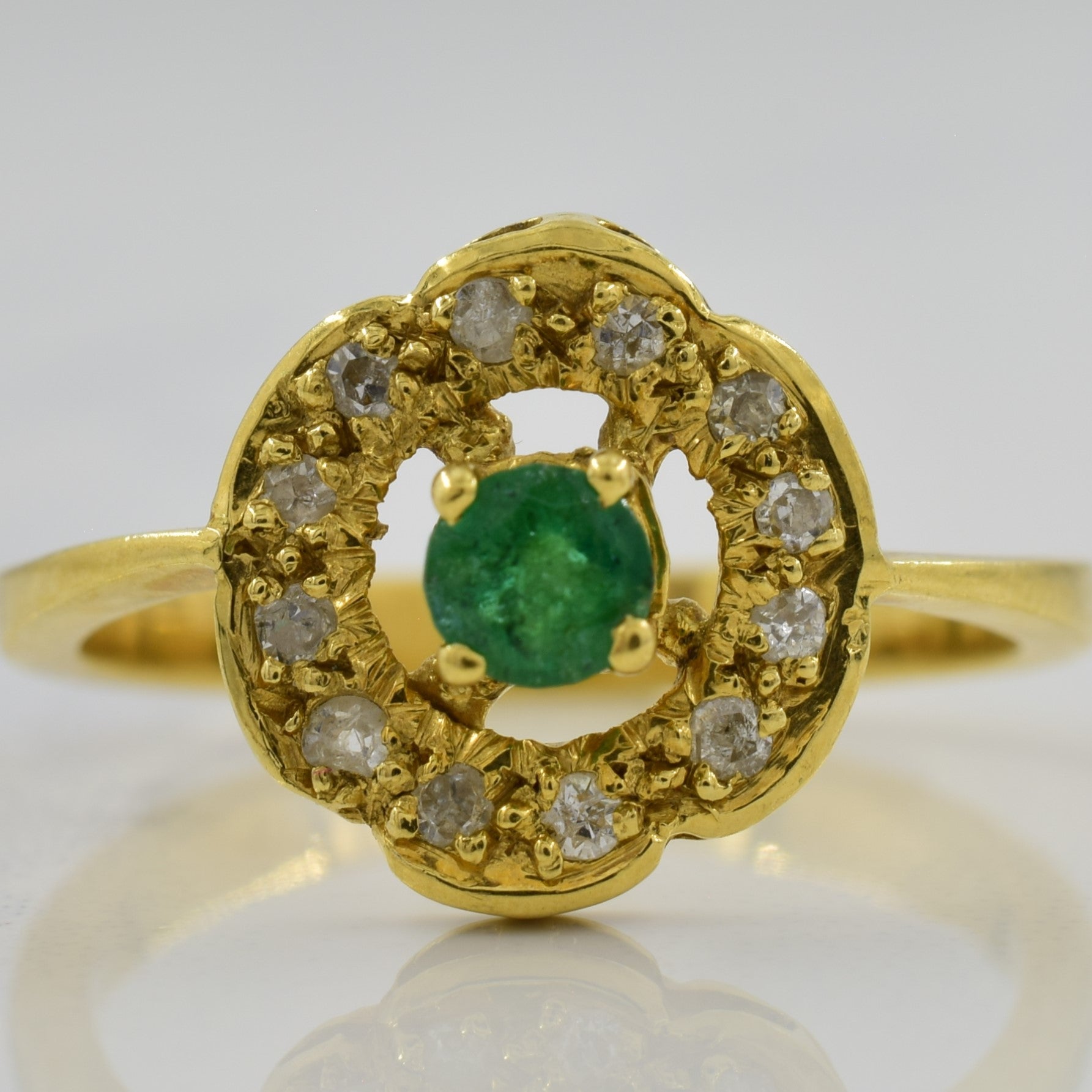 Bague émeraude et diamants | 0,20 ct, 0,12 ct au total | Taille 6,75 |