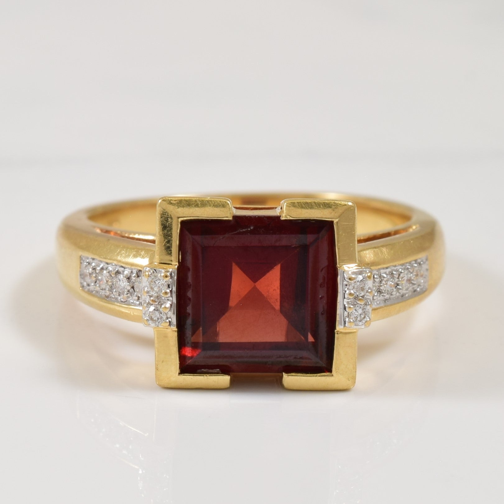Garnet & Diamond Ring | 3.30ct, 0.06ctw | SZ 7.25 |