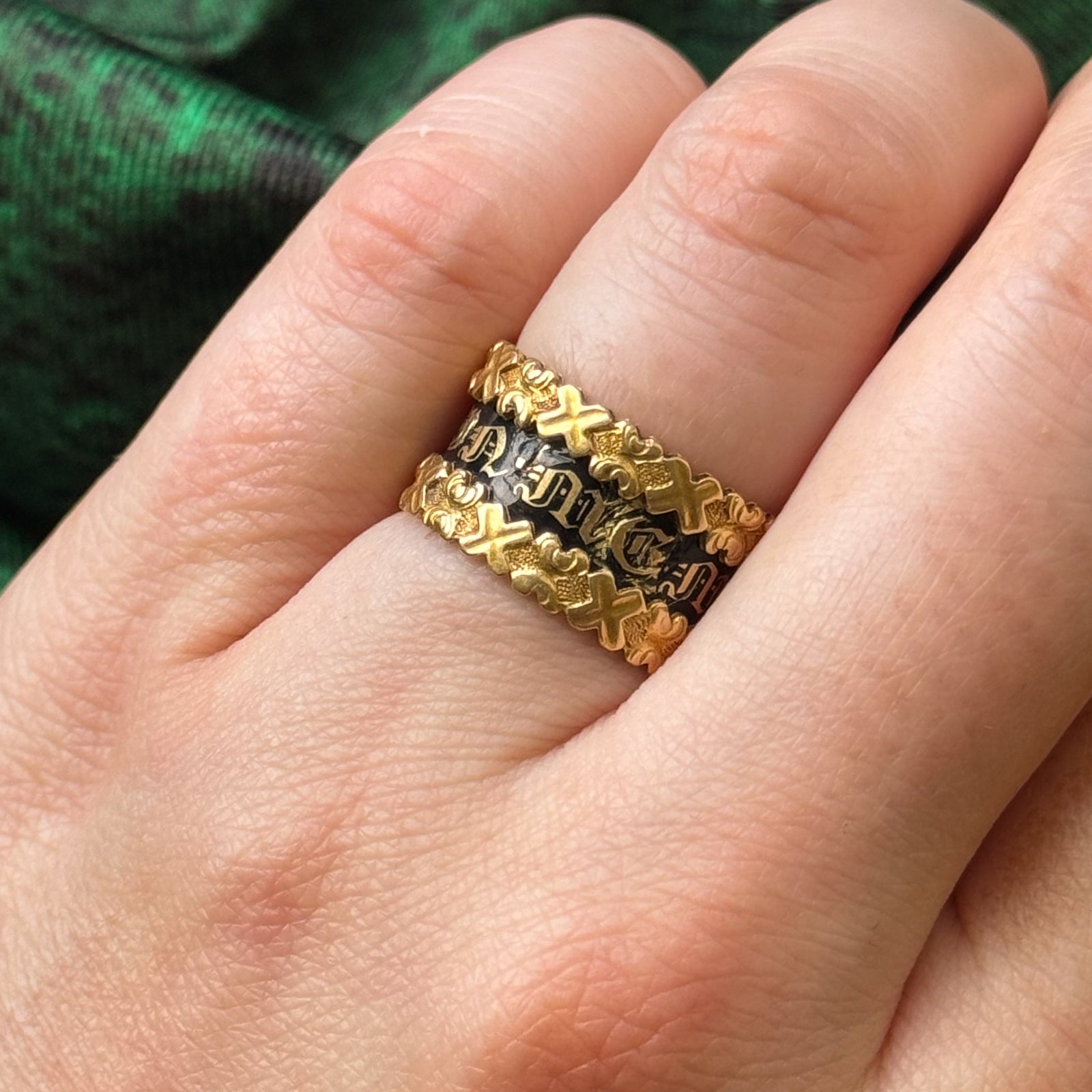 Enameled Georgian Era Mourning Band | SZ 6.5 |
