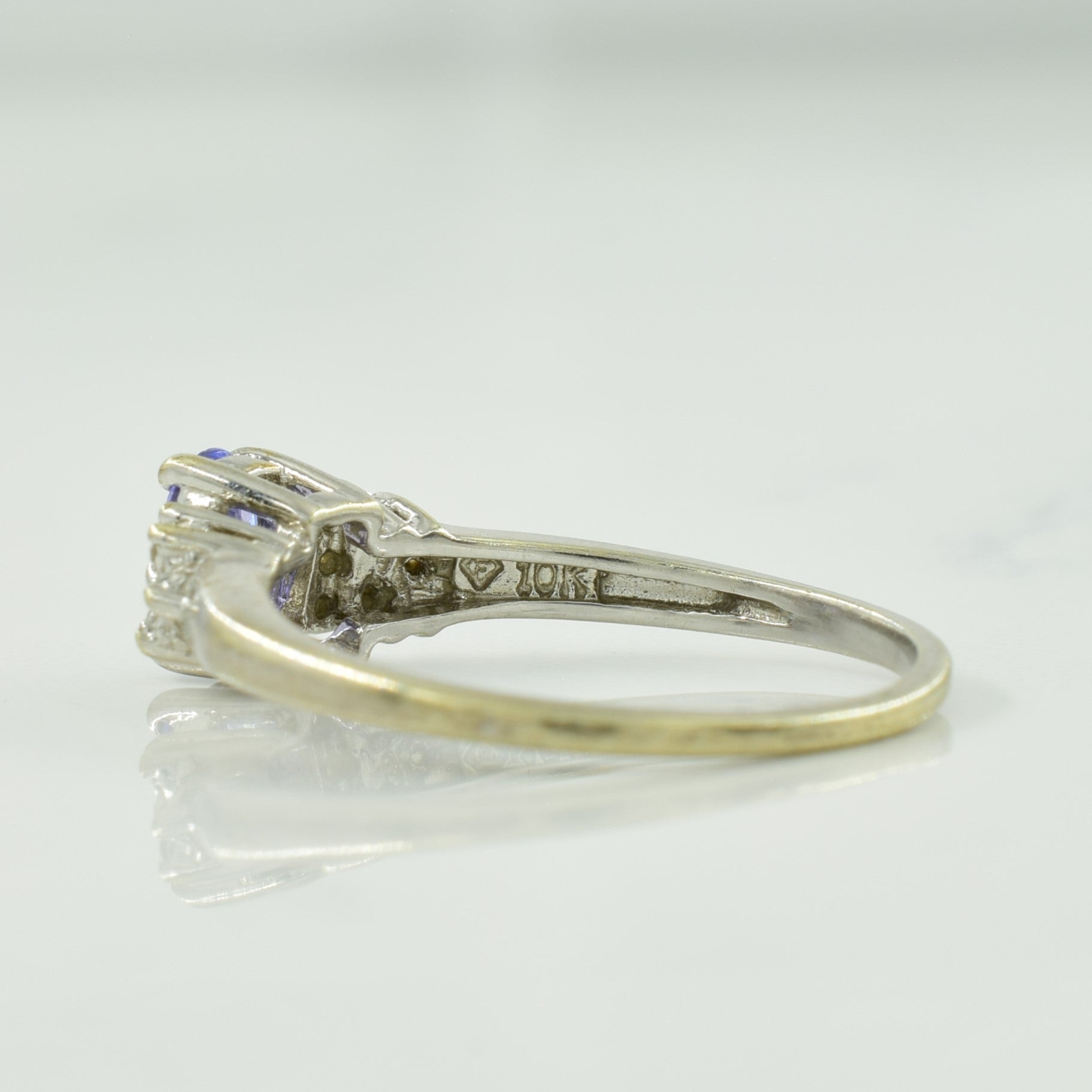 Tanzanite & Diamond Ring | 0.40ct, 0.06ctw | SZ 6.75 |