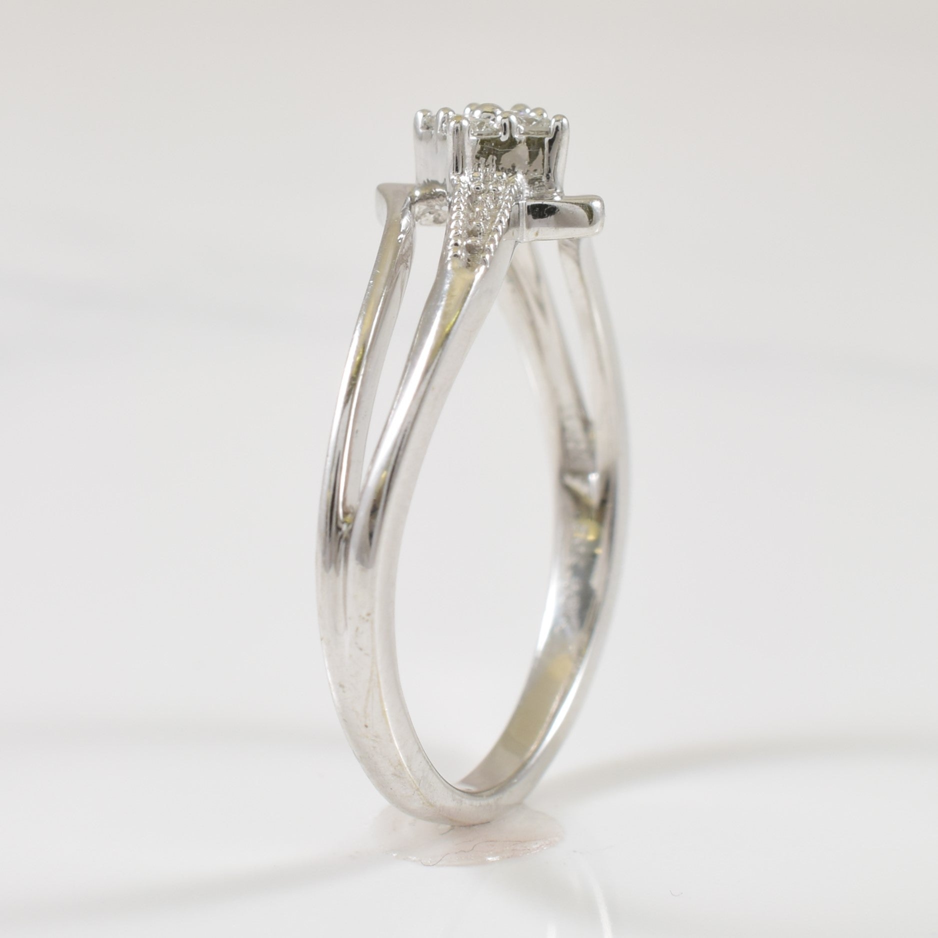 Diamond Bypass Ring | 0.09ctw | SZ 6.5 |