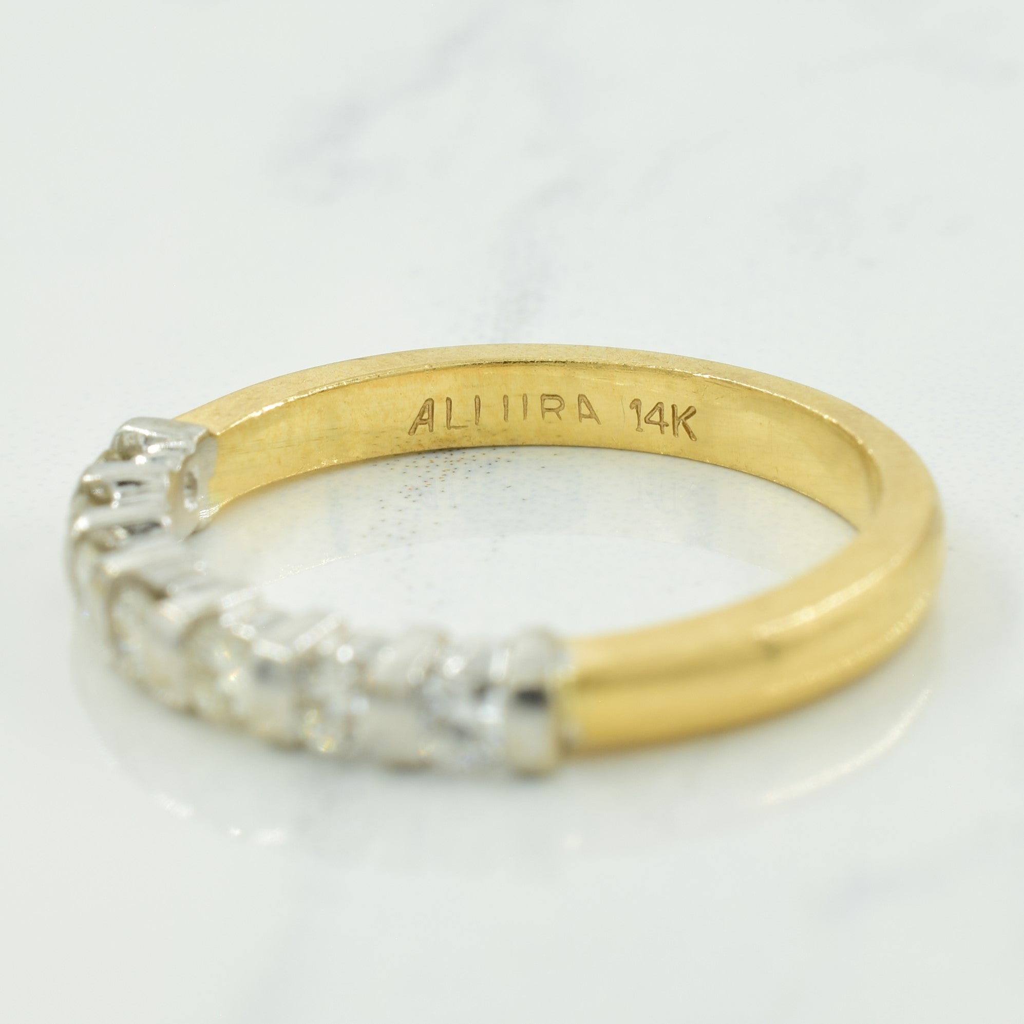 Bague sertie de diamants en canal | 0,30 ct | Taille 5,75 |