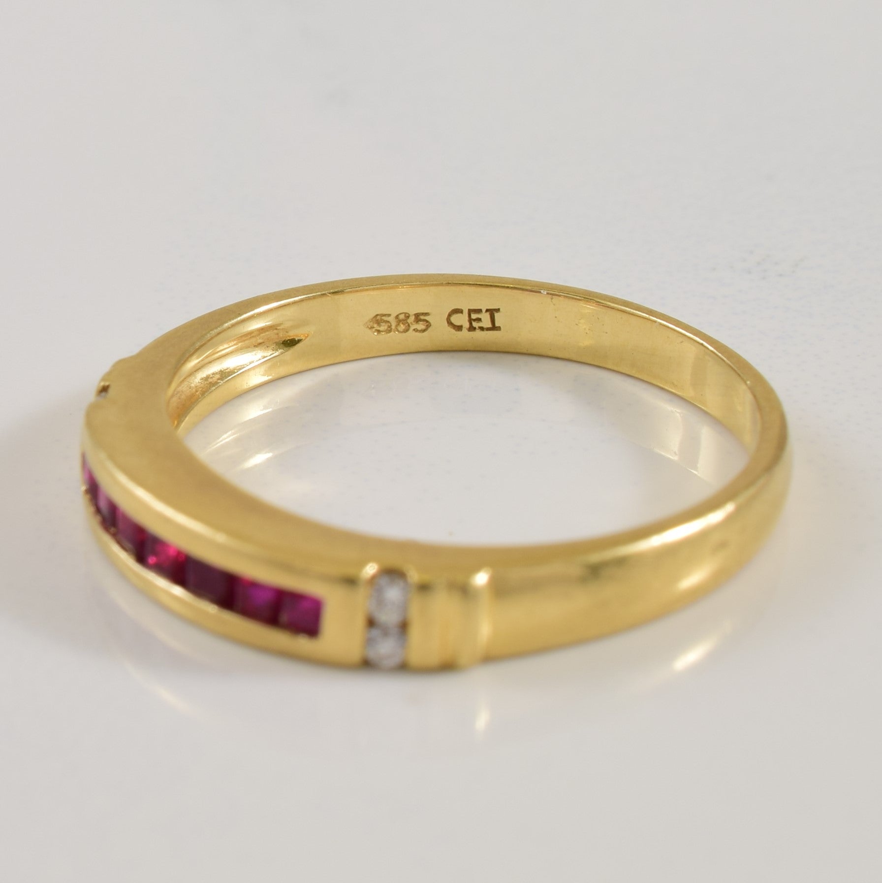 Ruby & Diamond Ring | 0.25ctw, 0.04ctw | SZ 7 |