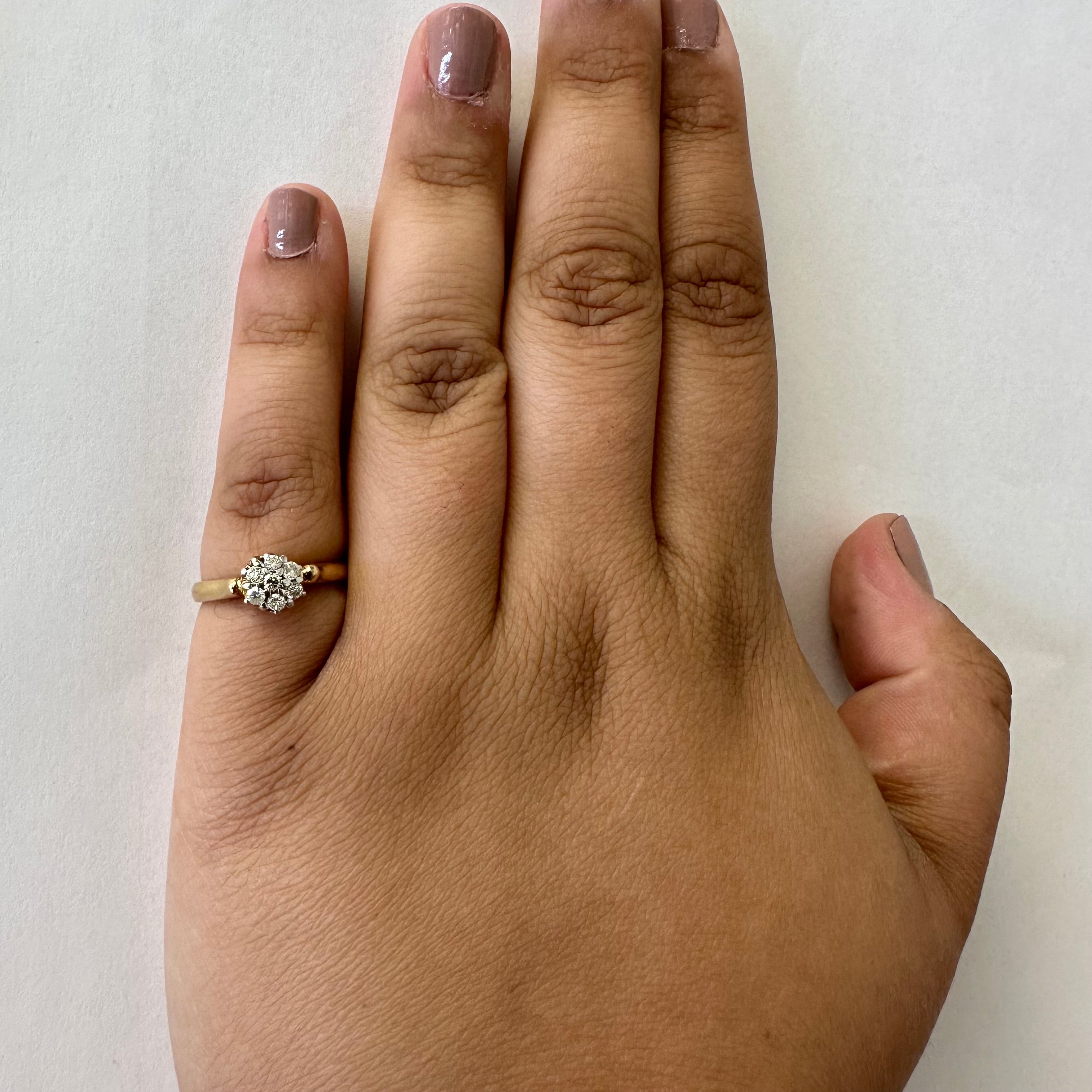 Cluster Diamond Ring | 0.18ctw | SZ 5 |