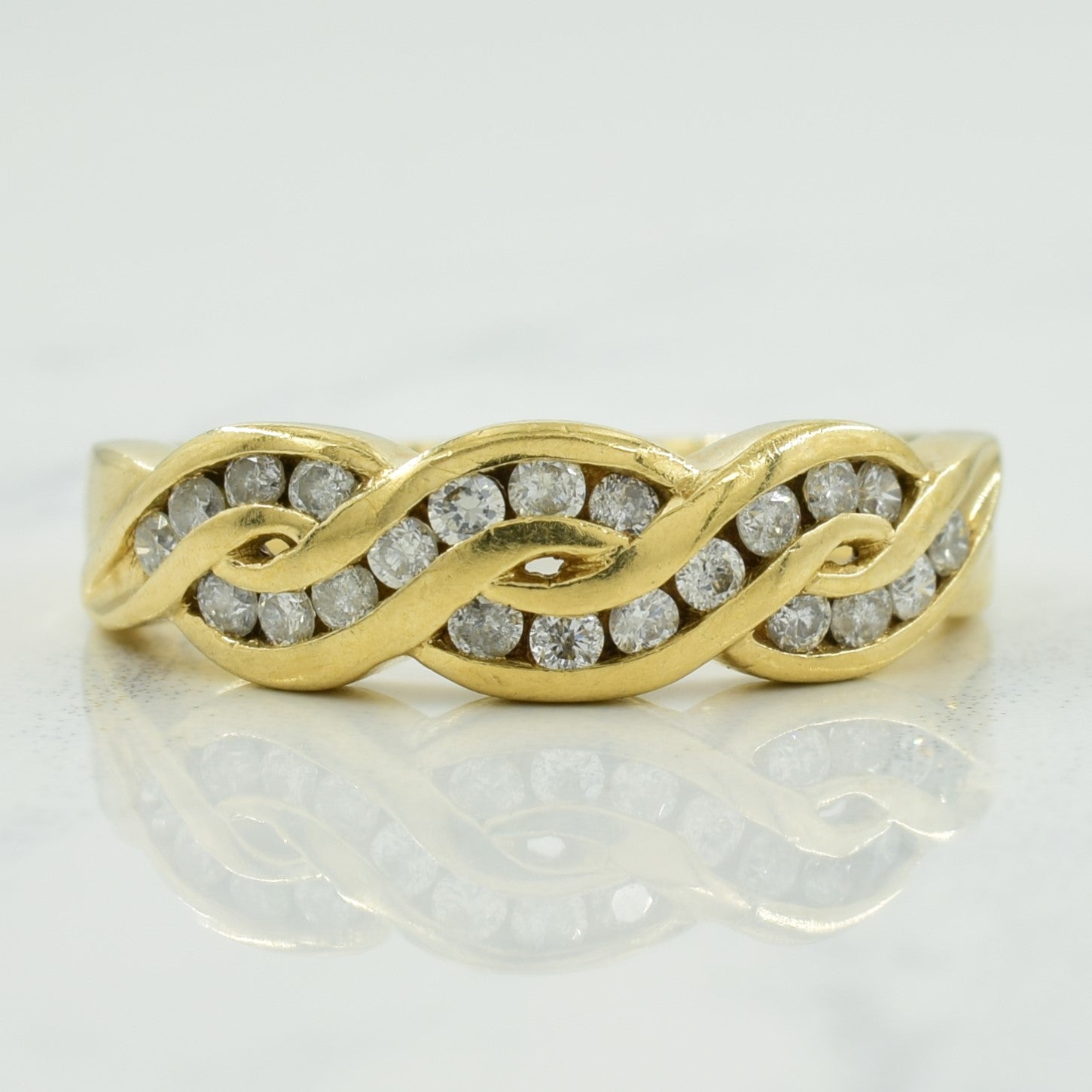 Twisted Diamond Ring | 0.22ctw | SZ 6.5 |