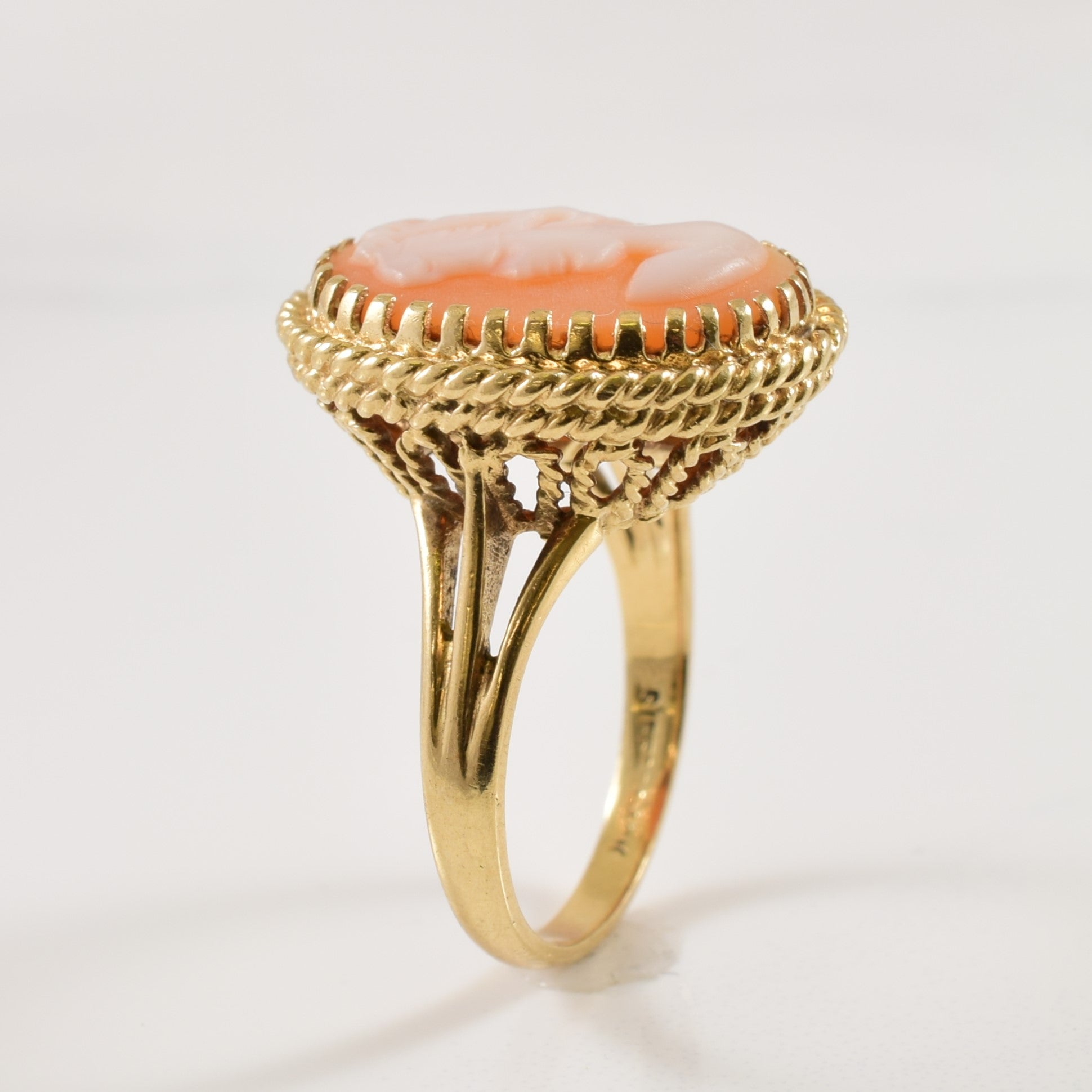 Cameo Cocktail Ring | 4.00ct | SZ 6 |