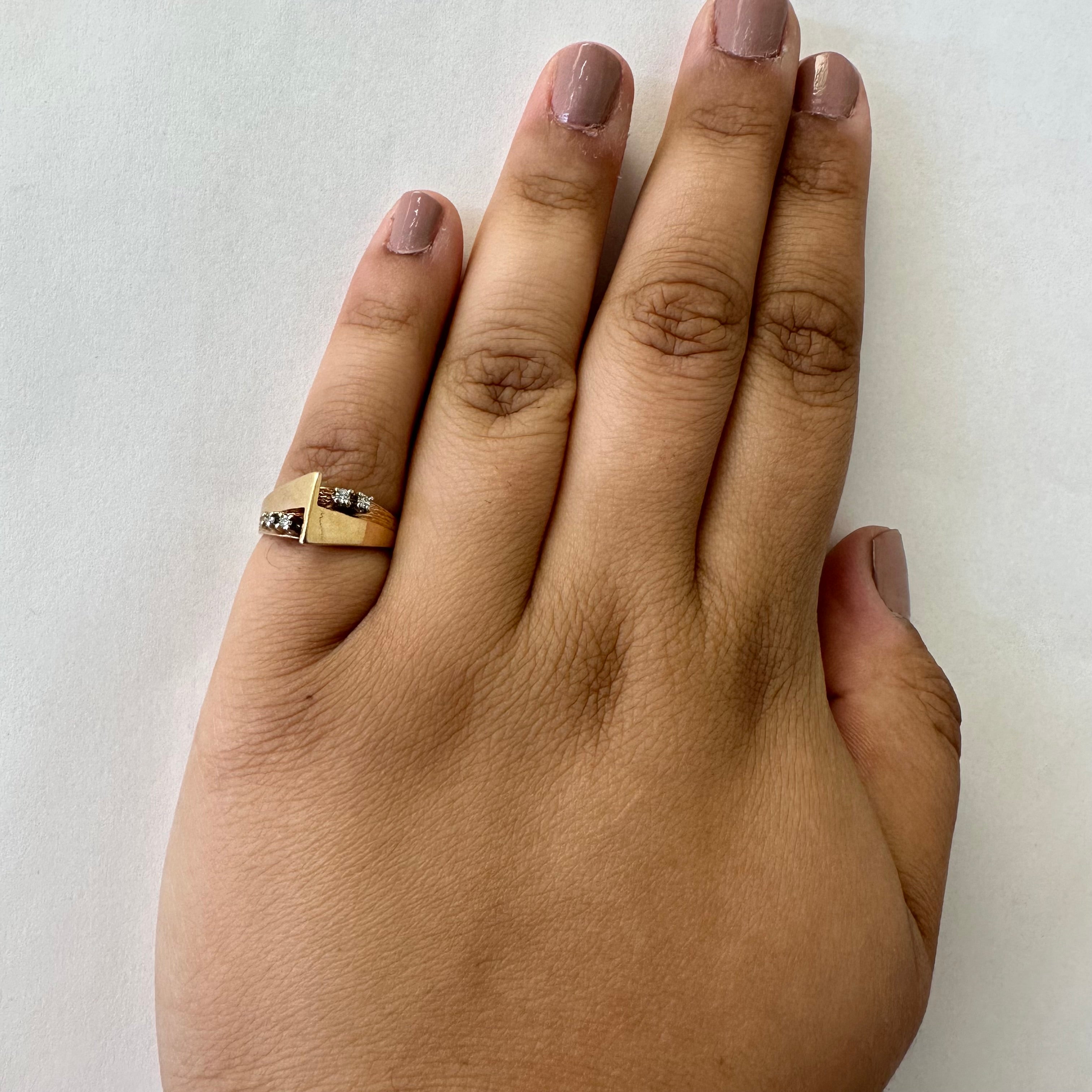 Multi Level Diamond Ring | 0.06ctw | SZ 4.75 |