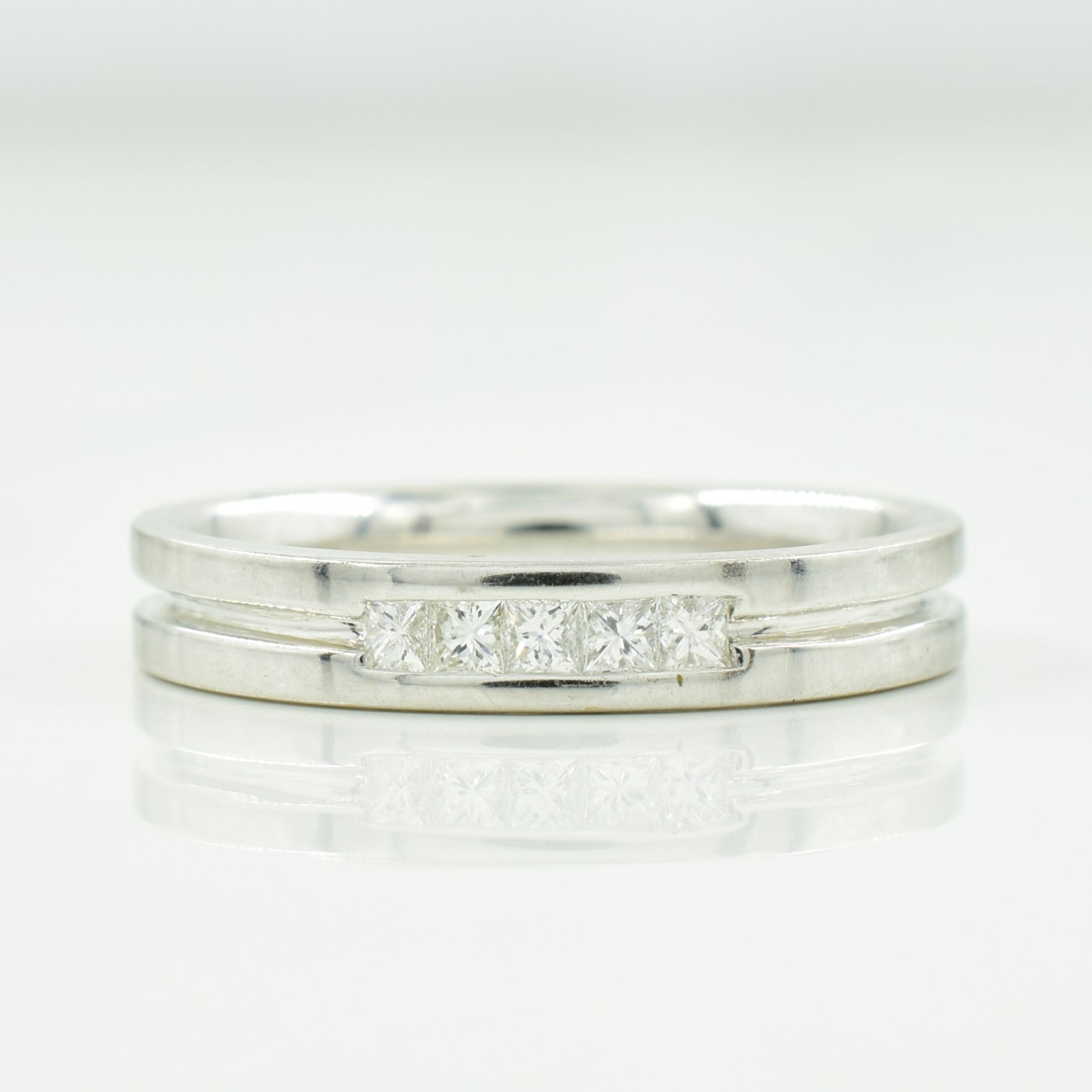 Channel Set Diamond Ring | 0.13ctw | SZ 6 |