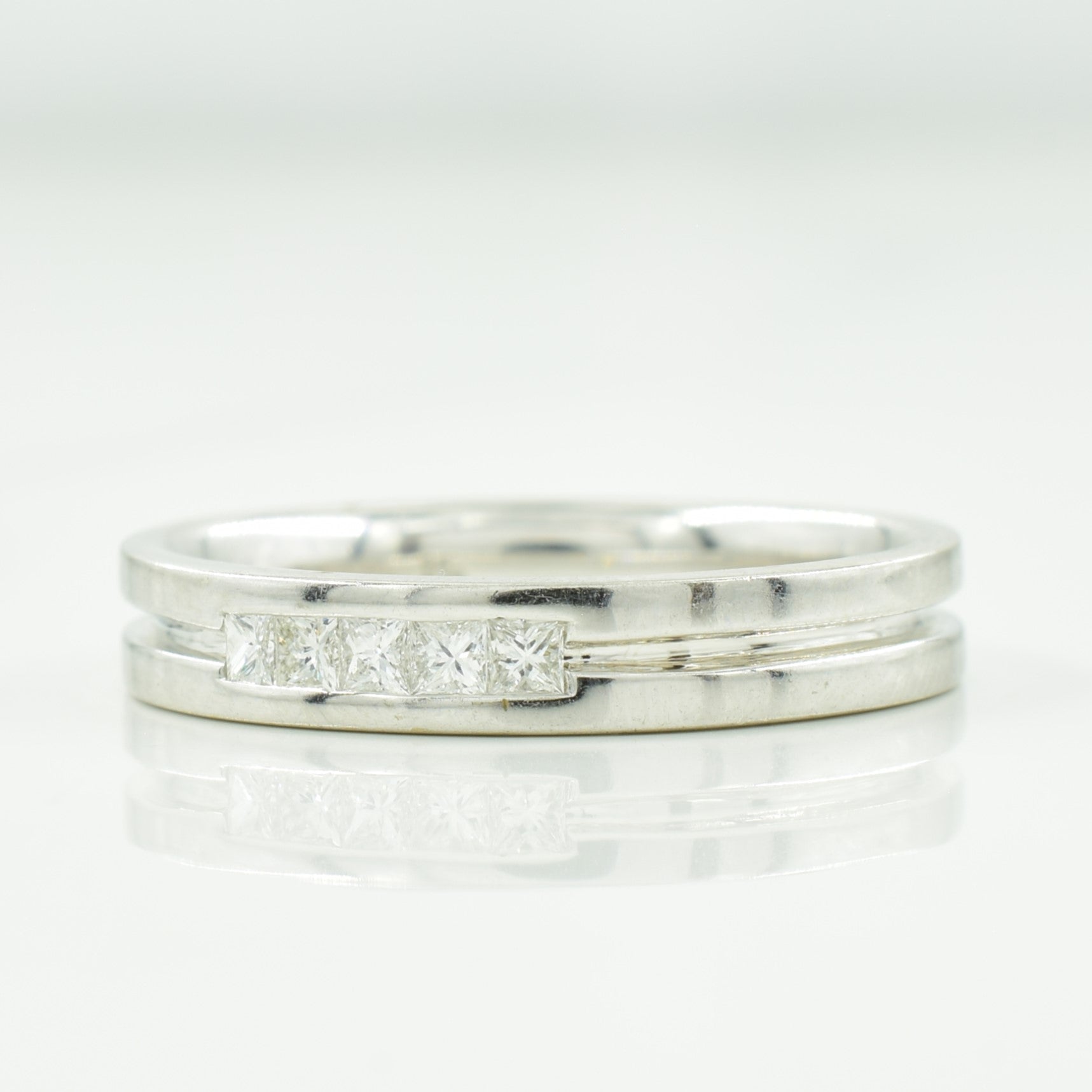 Channel Set Diamond Ring | 0.13ctw | SZ 6 |