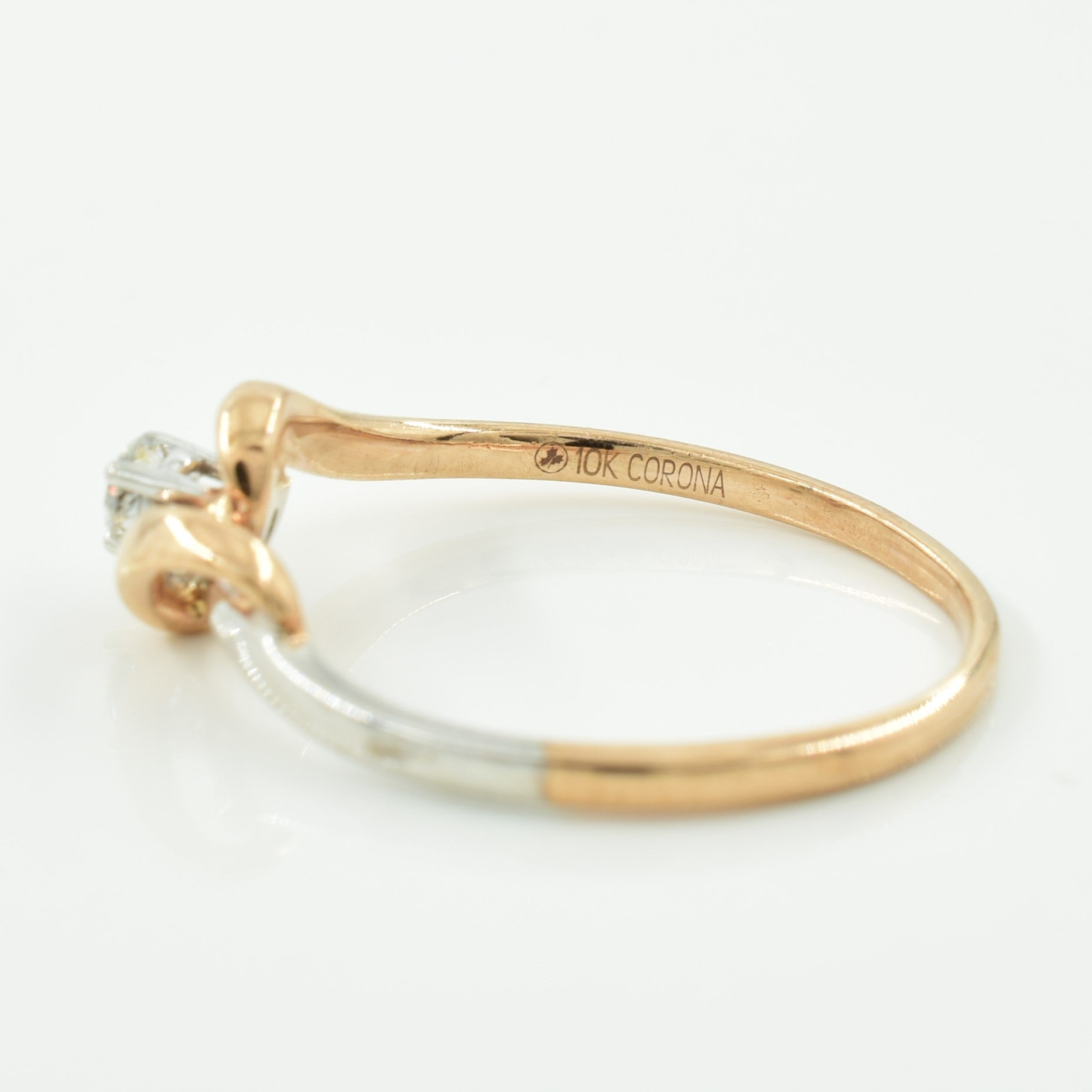 Bague solitaire diamant contourné | 0,07 ct | Taille 5,75 |