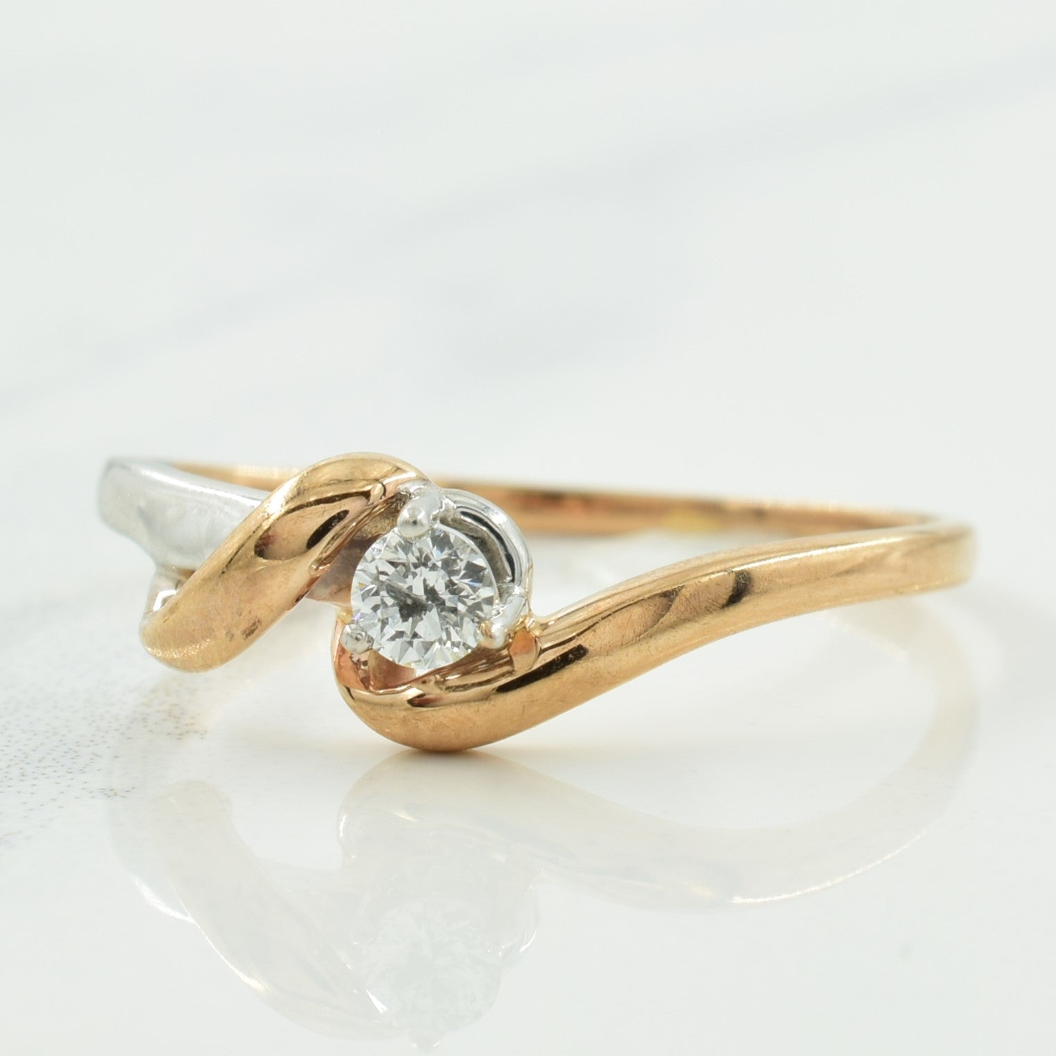 Bague solitaire diamant contourné | 0,07 ct | Taille 5,75 |