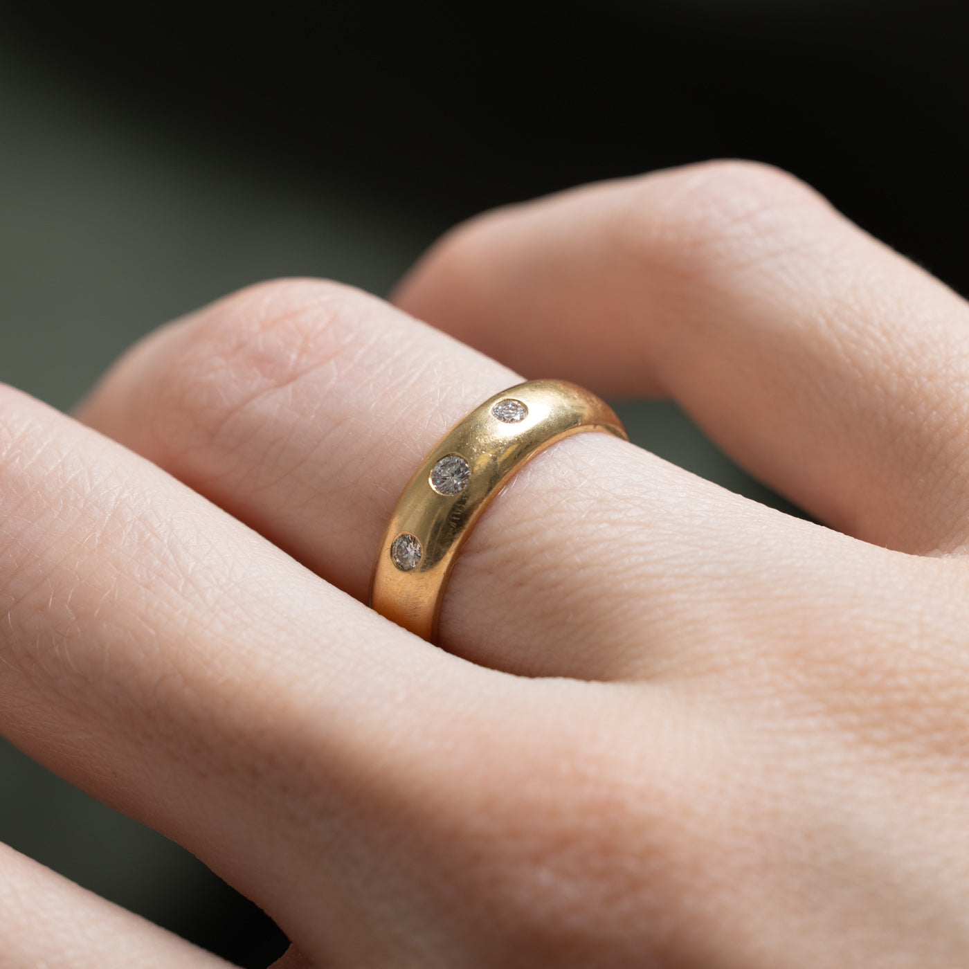 Bague sertie de trois diamants à fleur | 0,15 ct au total | Taille 5,5