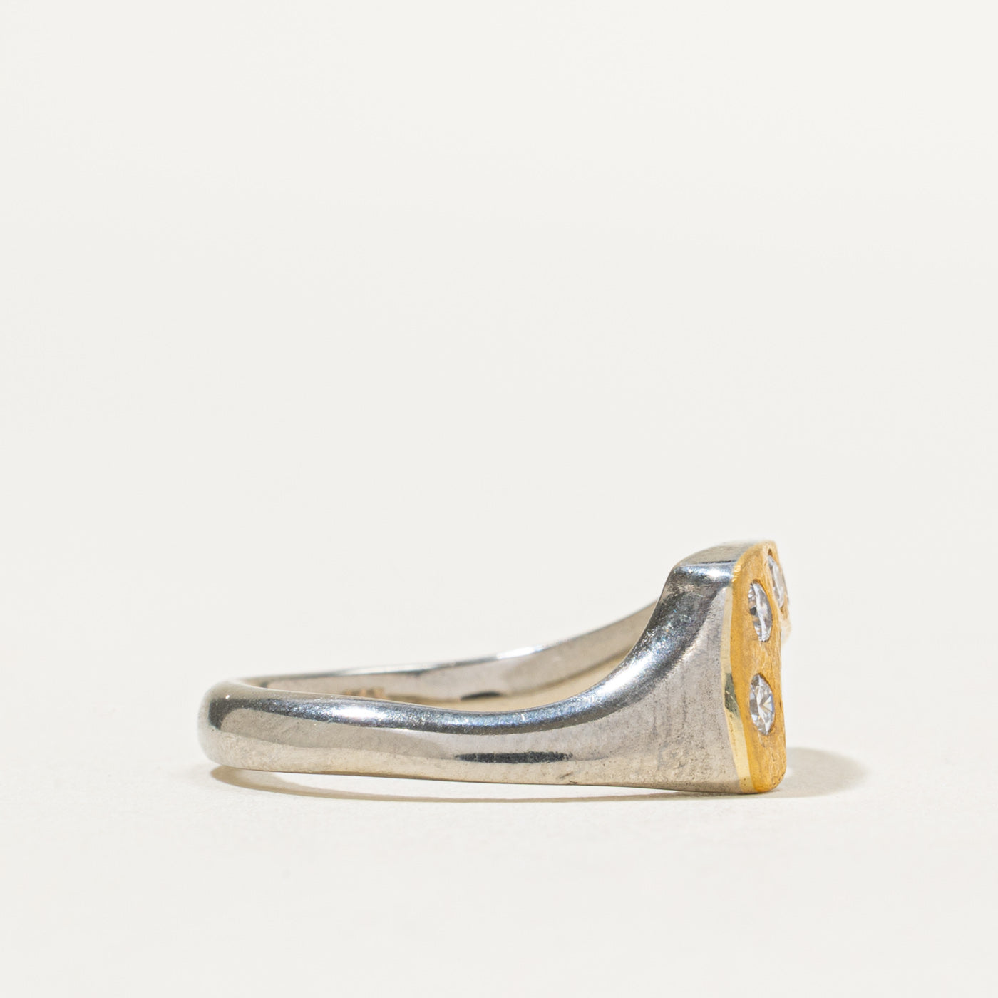 Two Tone Gold Five Stone Diamond Curved Ring | 0.25ctw | SZ 6