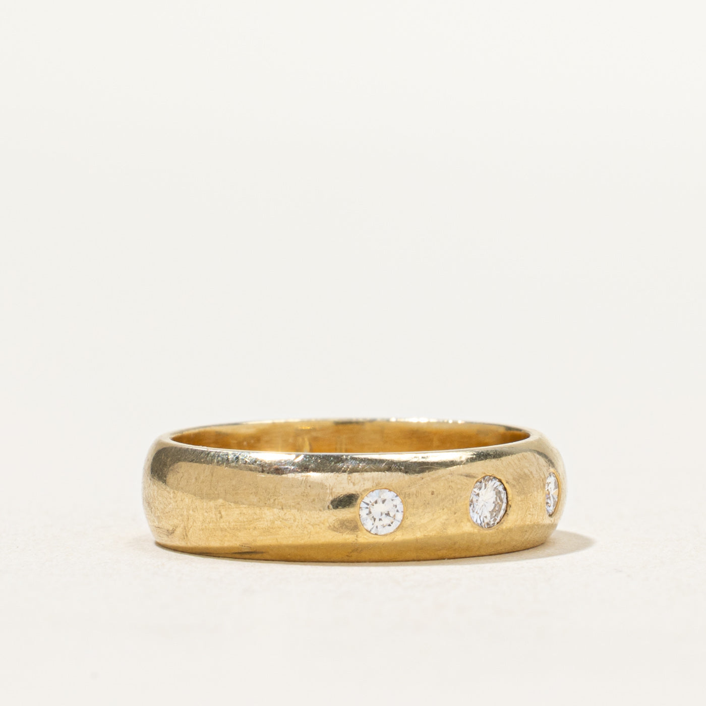 Bague sertie de trois diamants à fleur | 0,15 ct au total | Taille 5,5