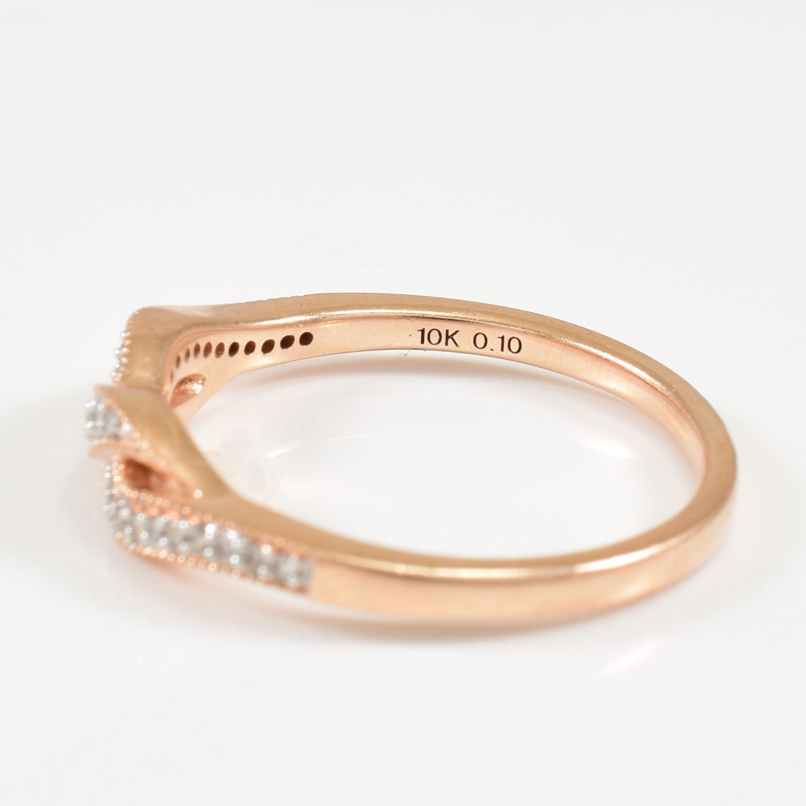 Bague en diamant à motif croisé | 0,10 ct | Taille 7,25 |