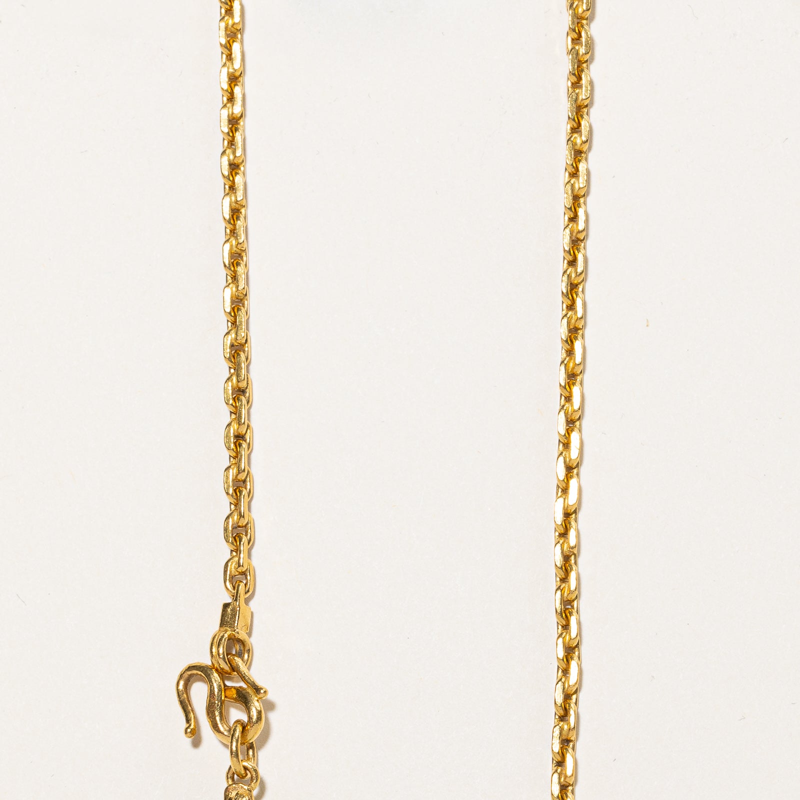 Collier pendentif en jadéite 24 carats | 50 carats | 51 cm |