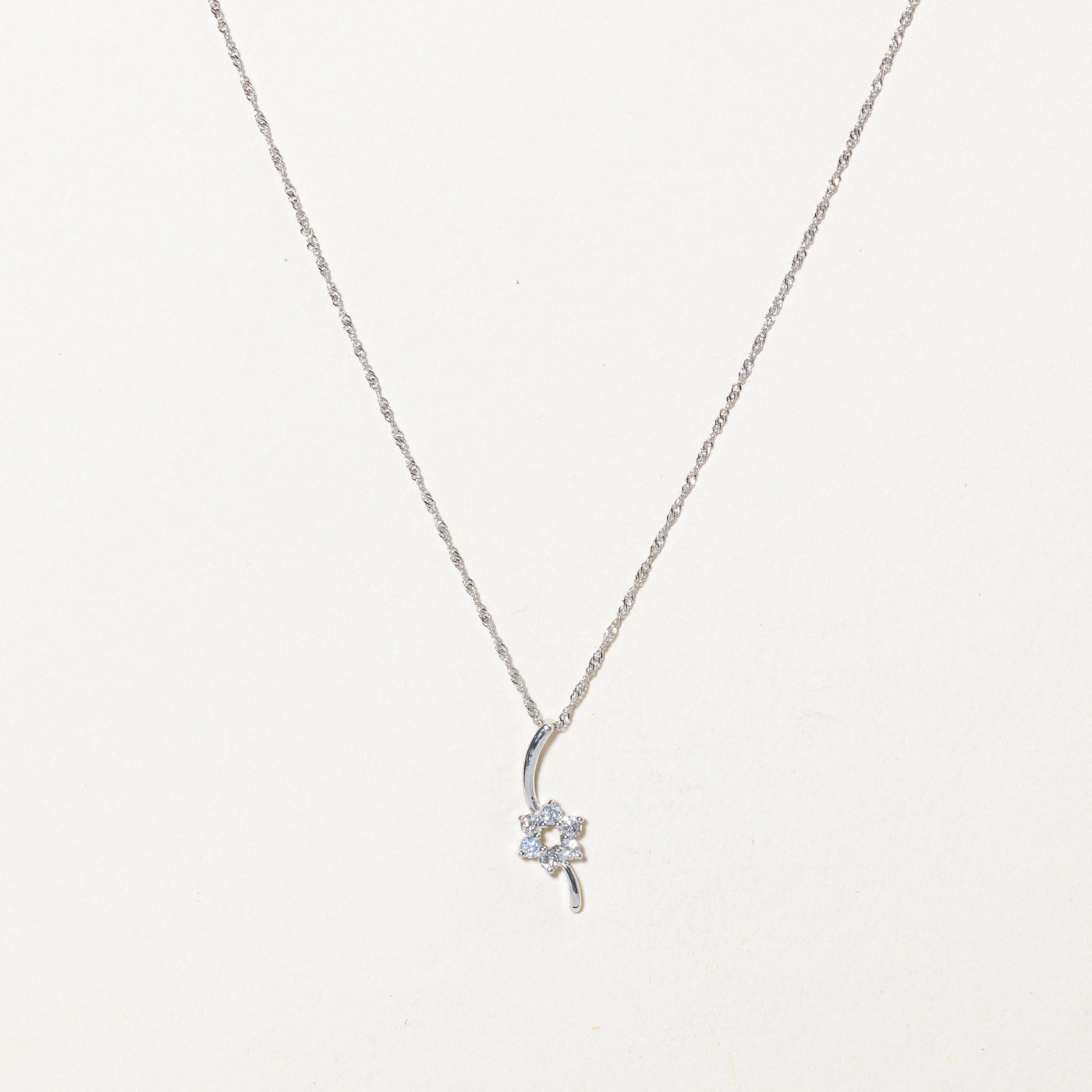 Diamond Flower Pendant Necklace | 0.18ctw | 16" |