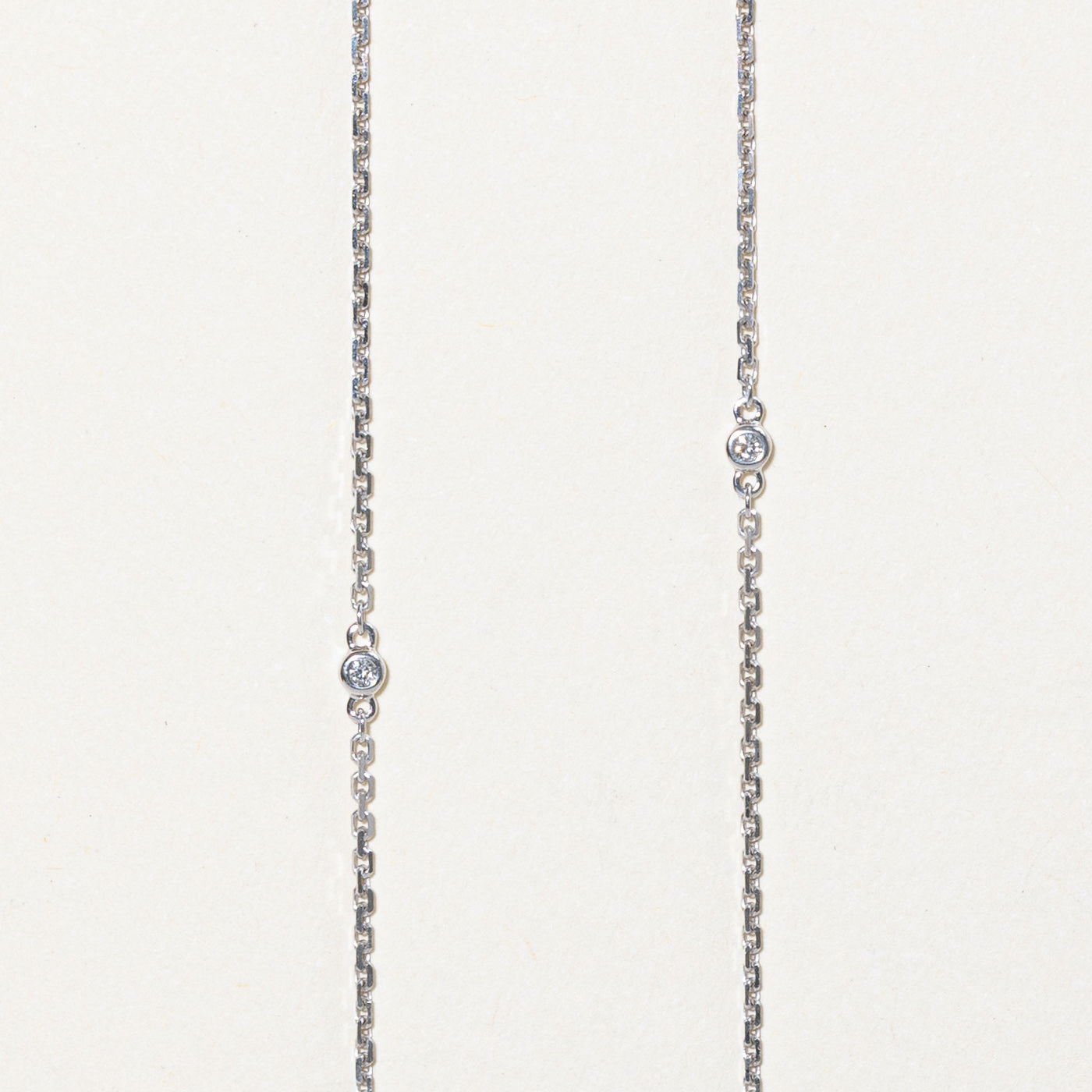 Collier pendentif fleur en diamant | 0,50 ct | 45,7 cm |