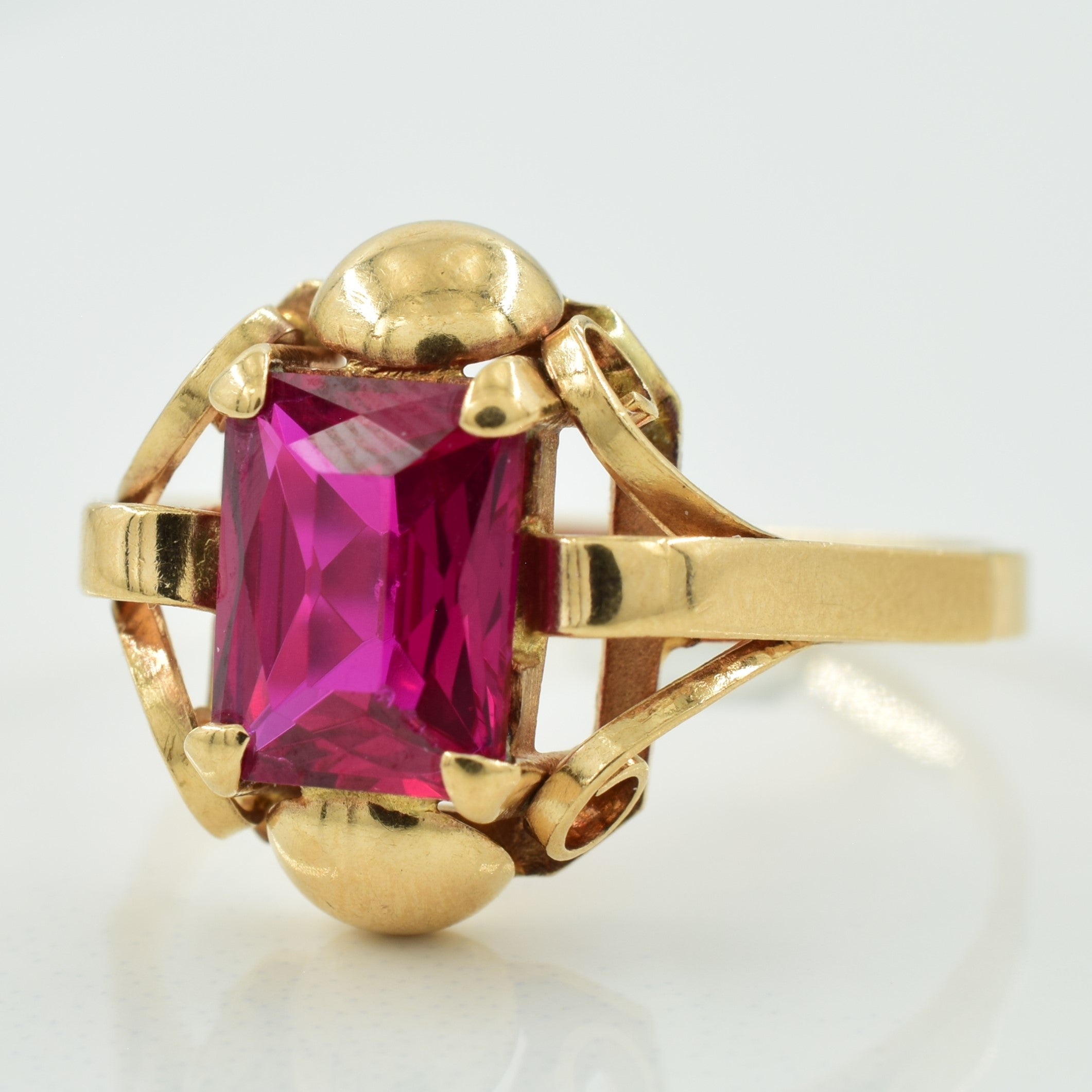 Vintage Hungarian Synthetic Ruby Cocktail Ring | 1.92ct | SZ 8.25 |