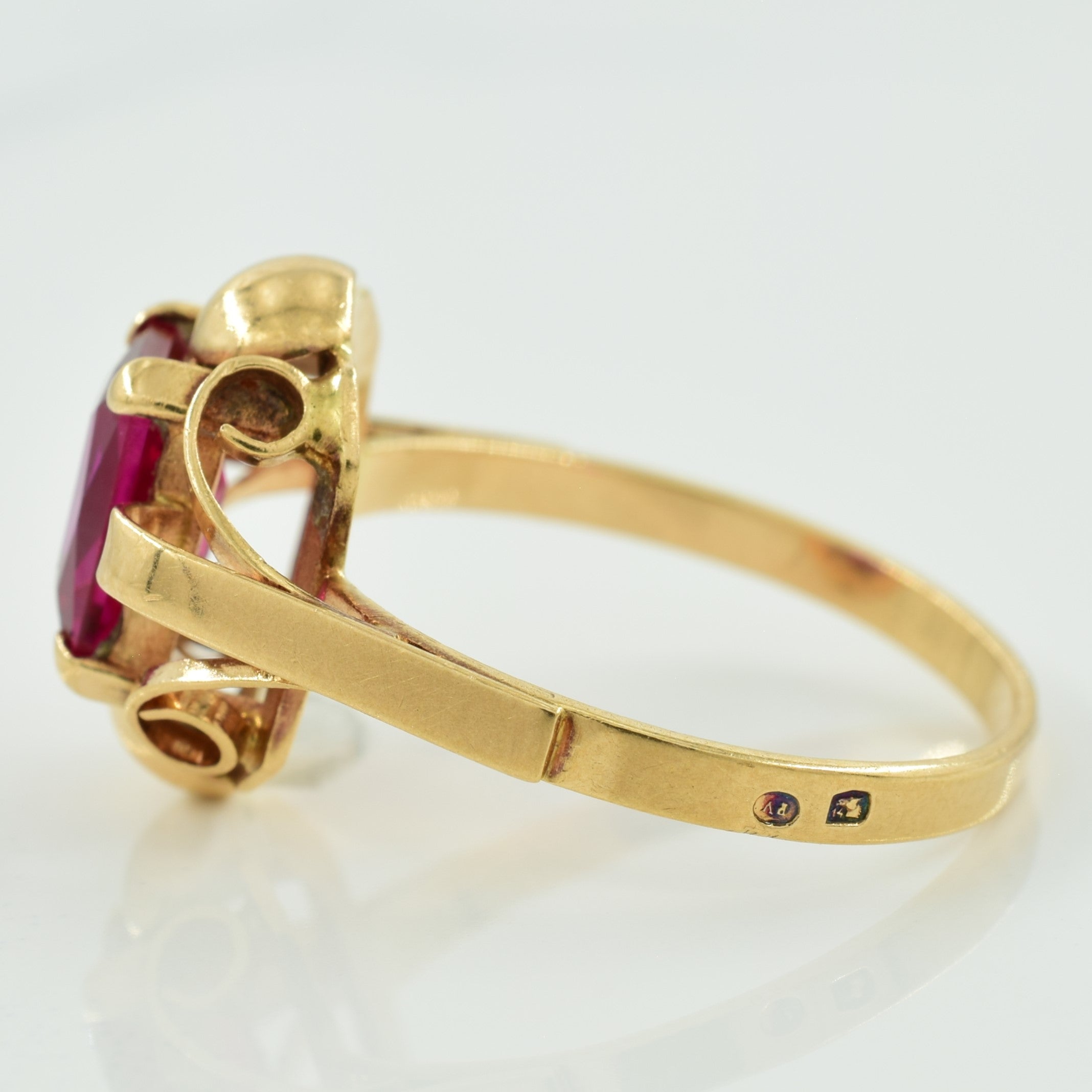 Vintage Hungarian Synthetic Ruby Cocktail Ring | 1.92ct | SZ 8.25 |