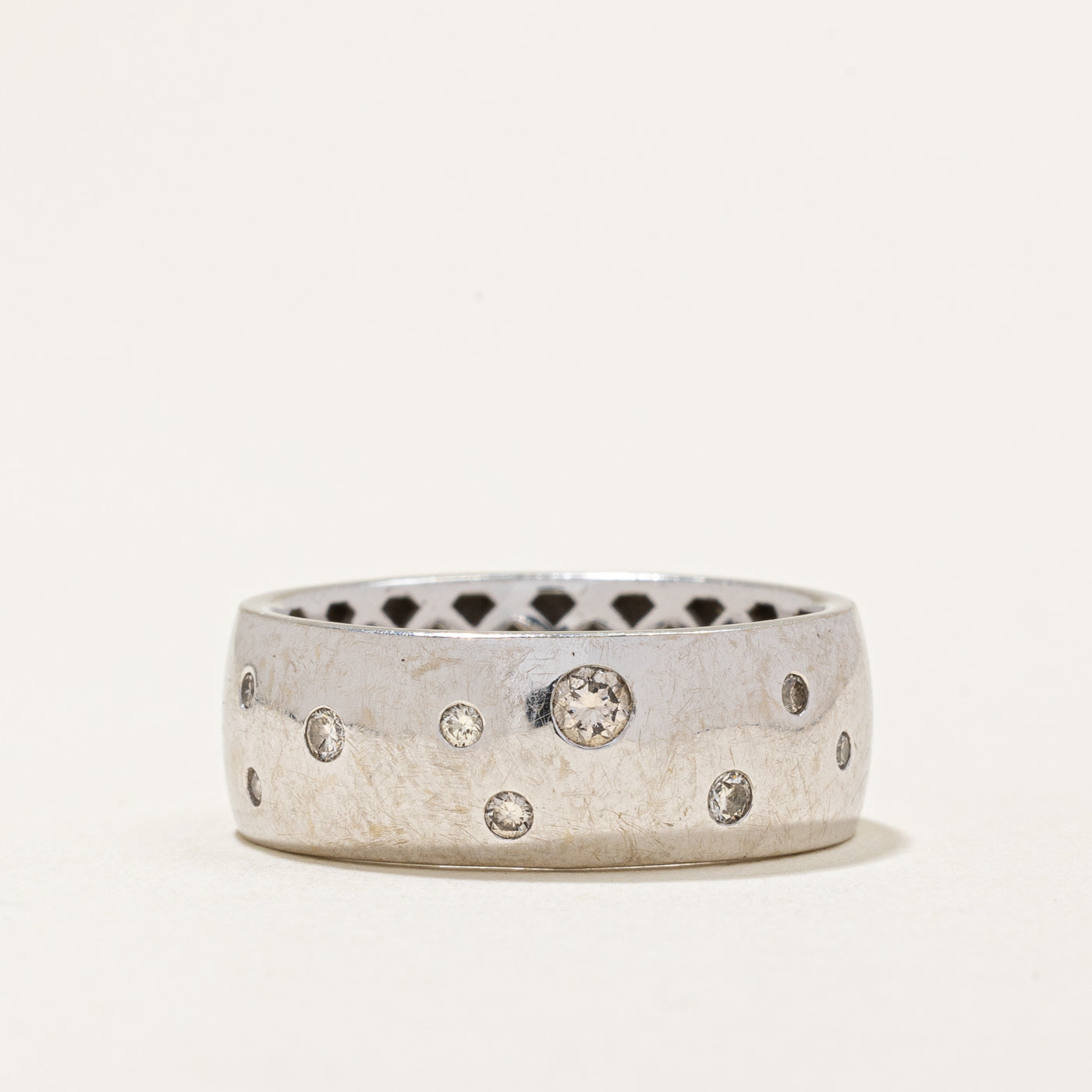 Flush Set Diamond Ring | 0.20ctw | SZ 7.5 |