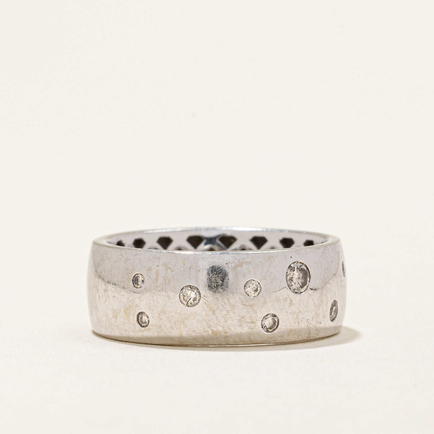 Flush Set Diamond Ring | 0.20ctw | SZ 7.5 |