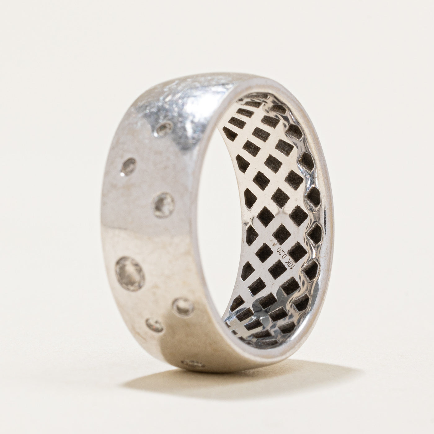 Flush Set Diamond Ring | 0.20ctw | SZ 7.5 |
