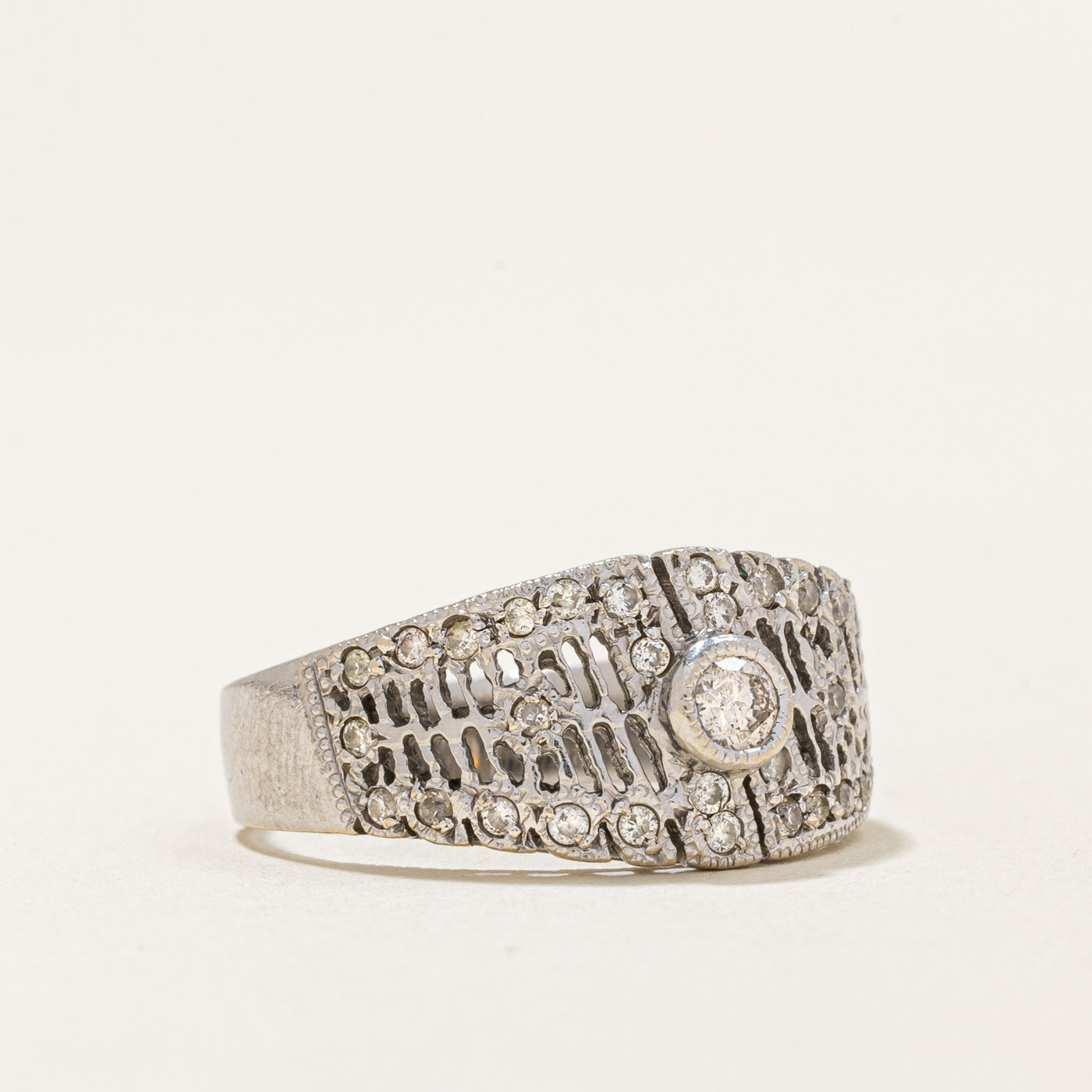 Illusion Set Diamond Ring | 0.31ctw | SZ 6.25 |